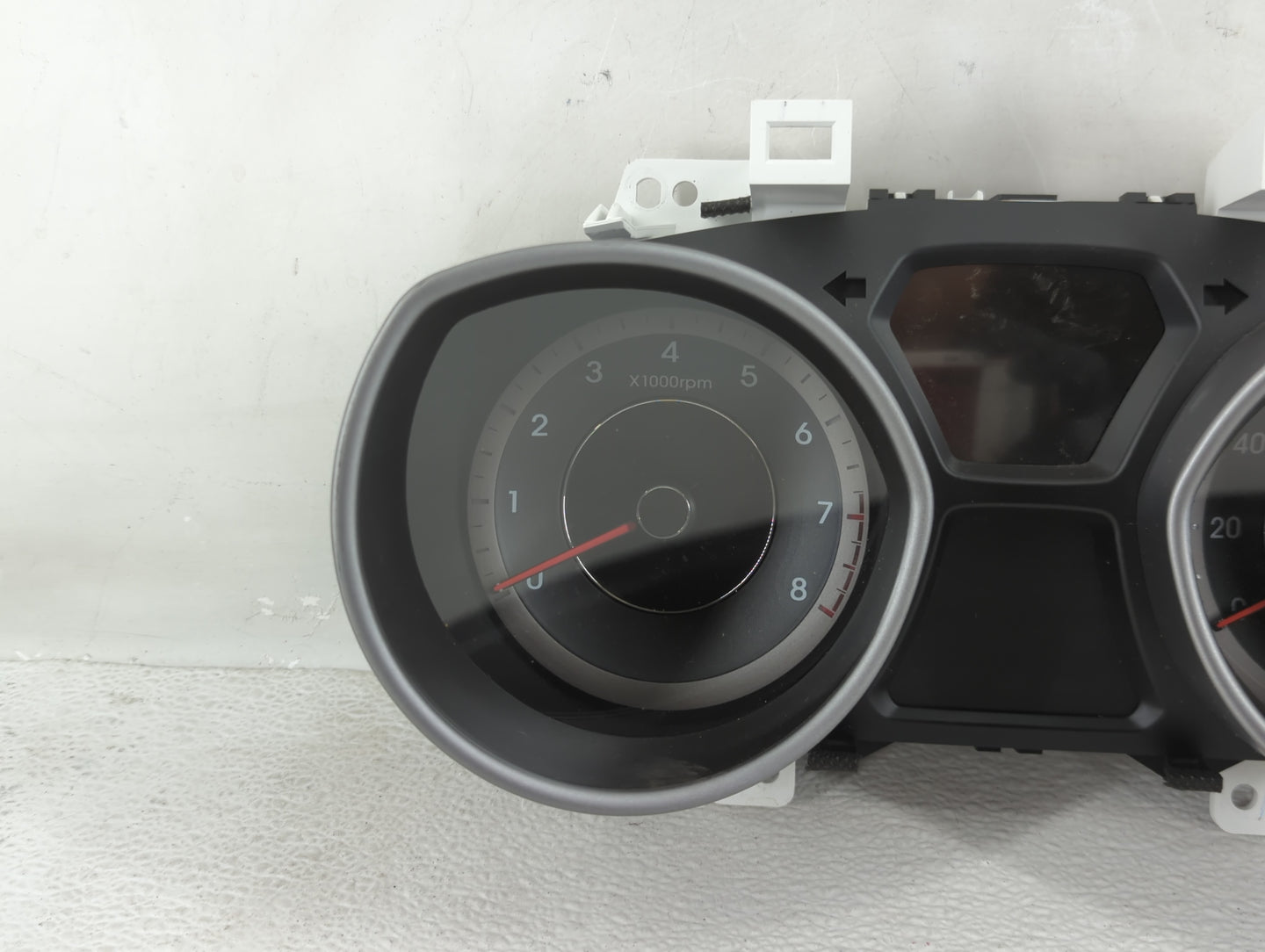 2014-2016 Hyundai Elantra Instrument Cluster Speedometer Gauges P/N:94004-3X210 Fits Fits 2014 2015 2016 OEM Used Auto Parts