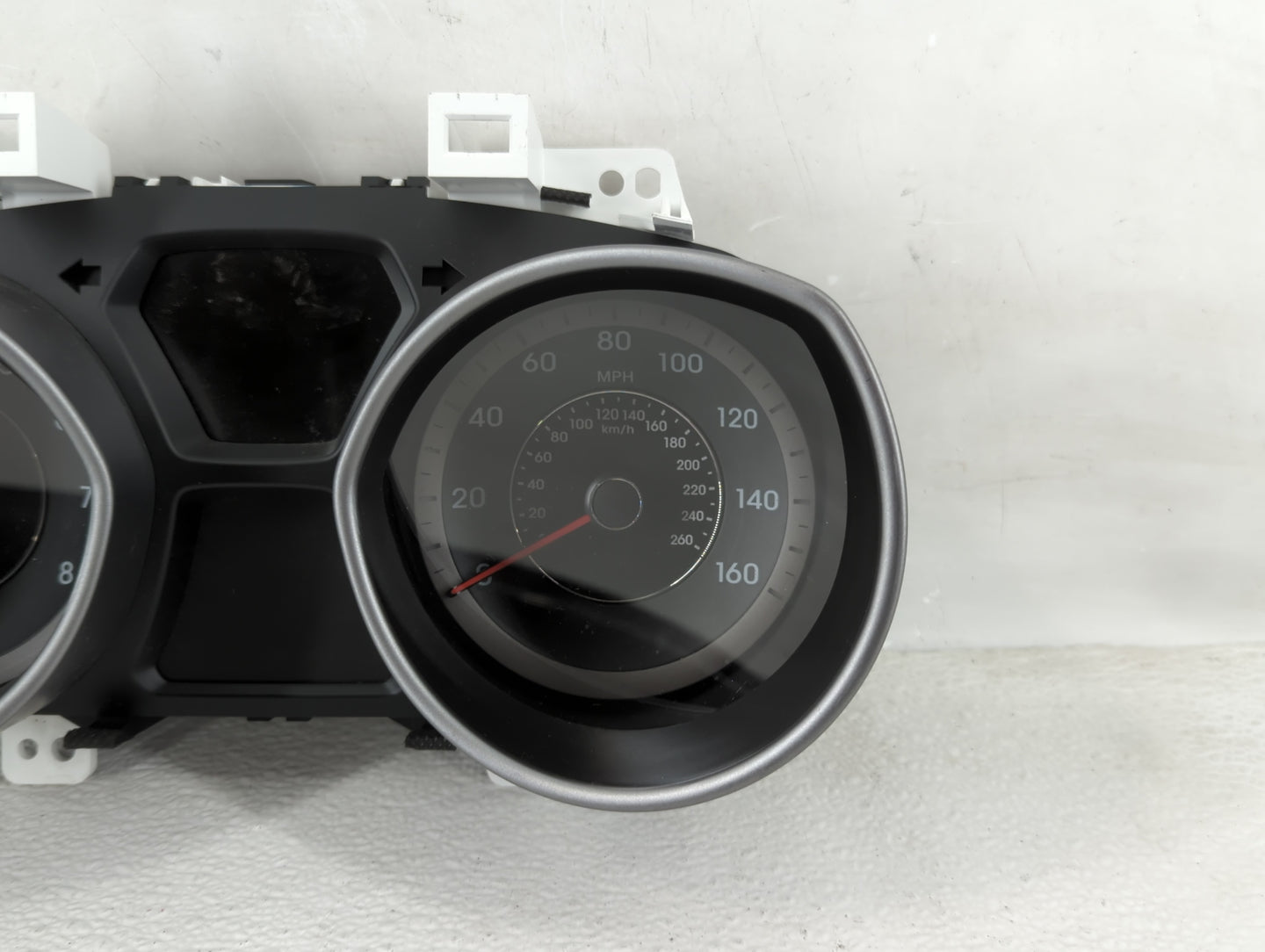 2014-2016 Hyundai Elantra Instrument Cluster Speedometer Gauges P/N:94004-3X210 Fits Fits 2014 2015 2016 OEM Used Auto Parts