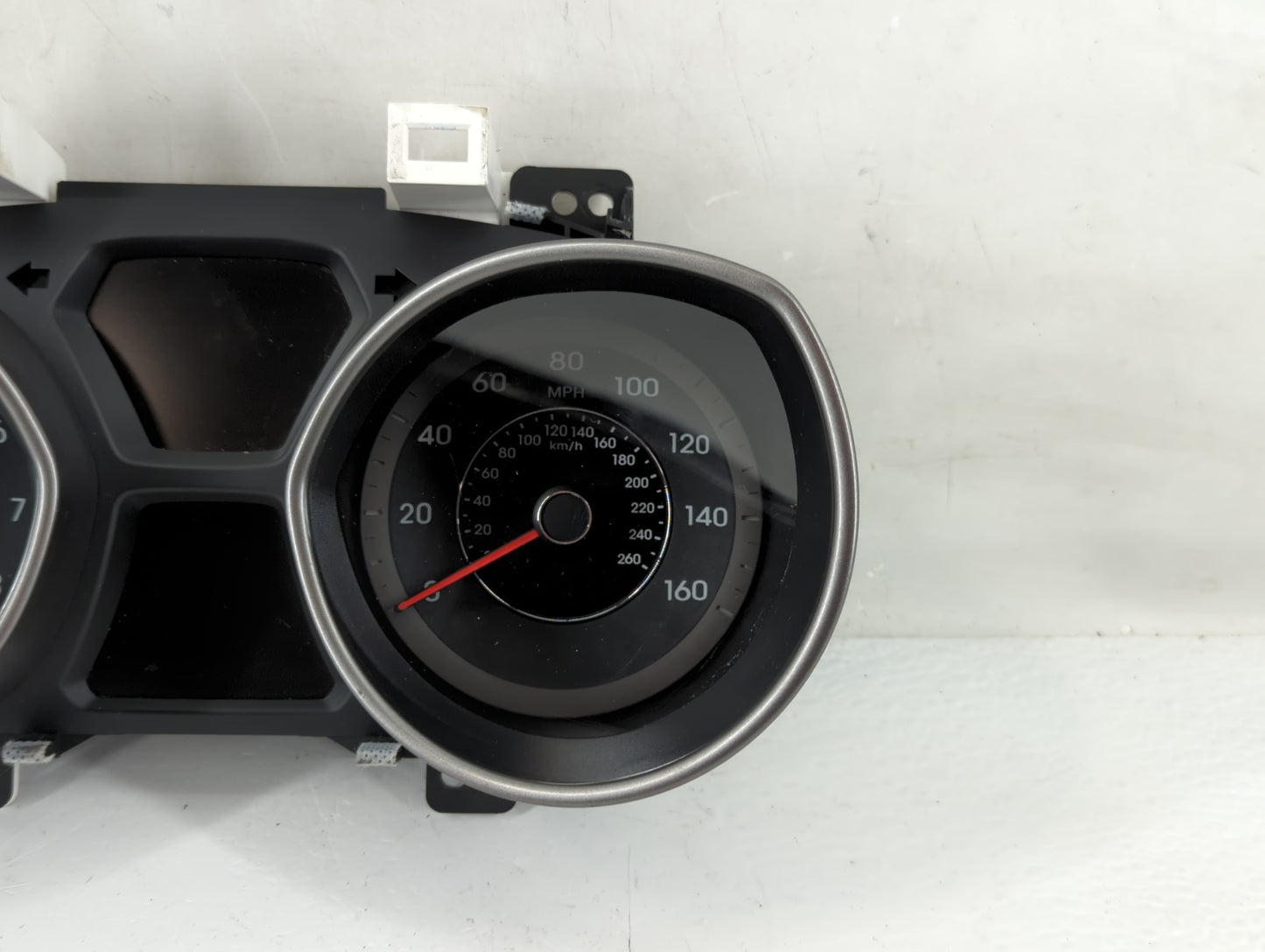 2014-2016 Hyundai Elantra Instrument Cluster Speedometer Gauges P/N:94004-3Y010 Fits Fits 2014 2015 2016 OEM Used Auto Parts