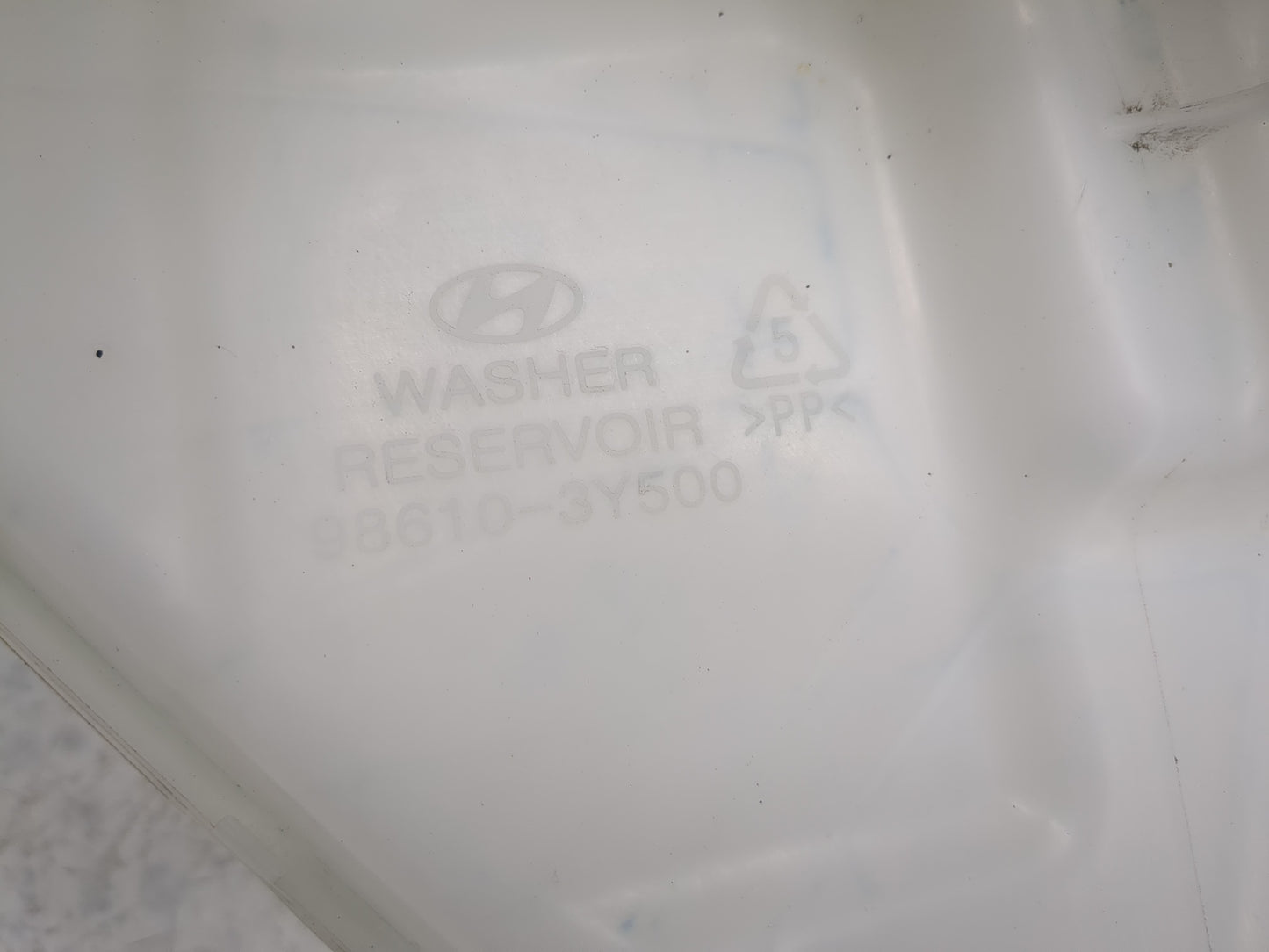 2014-2016 Hyundai Elantra Windshield Washer Fluid Reservoir Bottle Oem - Oemusedautoparts1.com