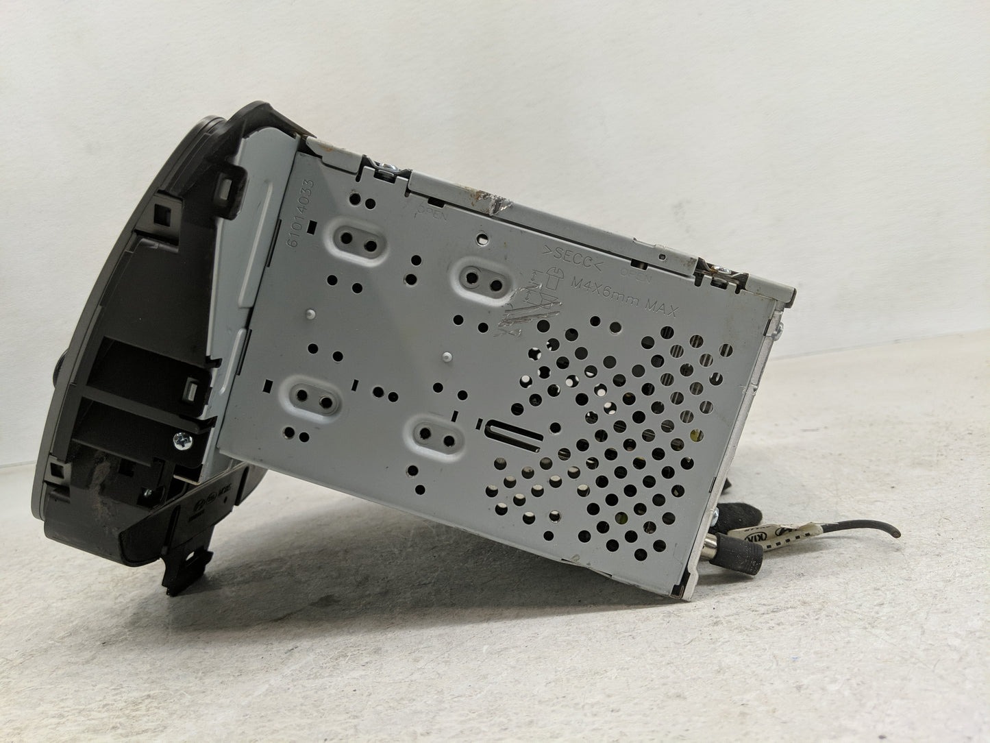 2014-2016 Hyundai Elantra Radio AM FM Cd Player Receiver Replacement P/N:96180-3X175GU Fits Fits 2014 2015 2016 OEM Used Aut