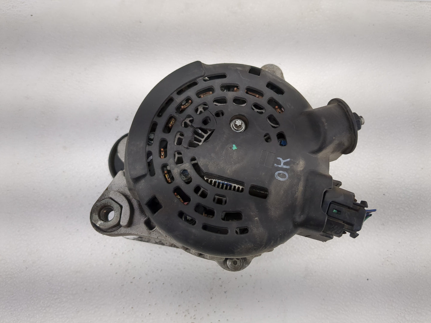 2016 Hyundai Elantra Alternator Replacement Generator Charging Assembly Engine OEM P/N:8400367 37300-2E720 Fits OEM Used Aut