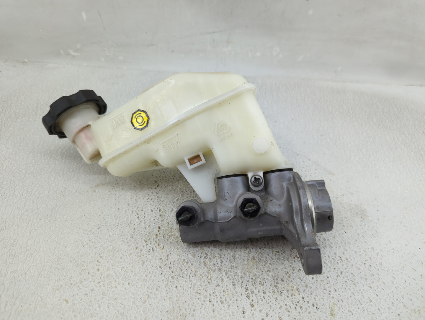 2011-2016 Hyundai Elantra Brake Master Cylinder - Oemusedautoparts1.com