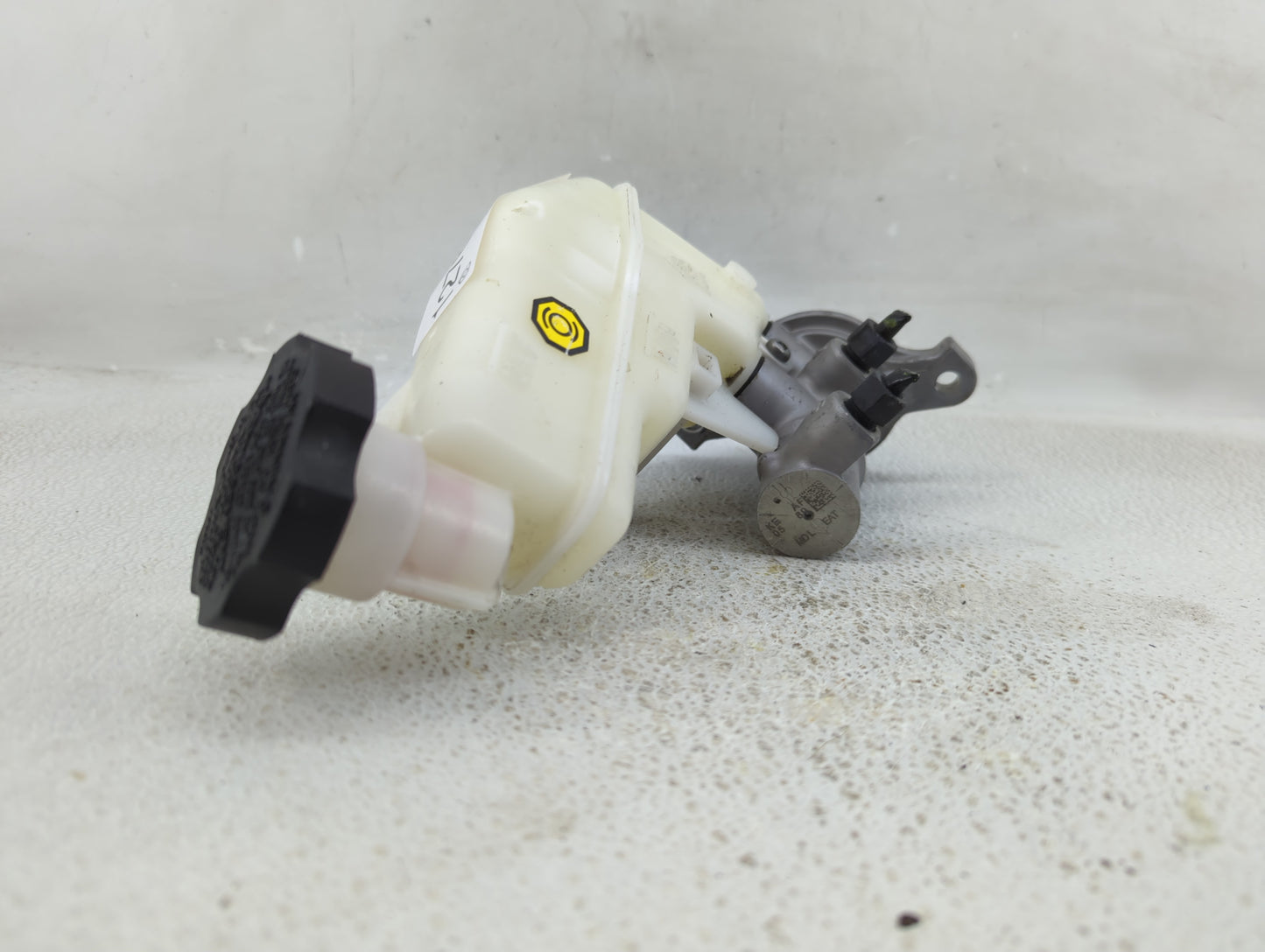 2011-2016 Hyundai Elantra Brake Master Cylinder - Oemusedautoparts1.com