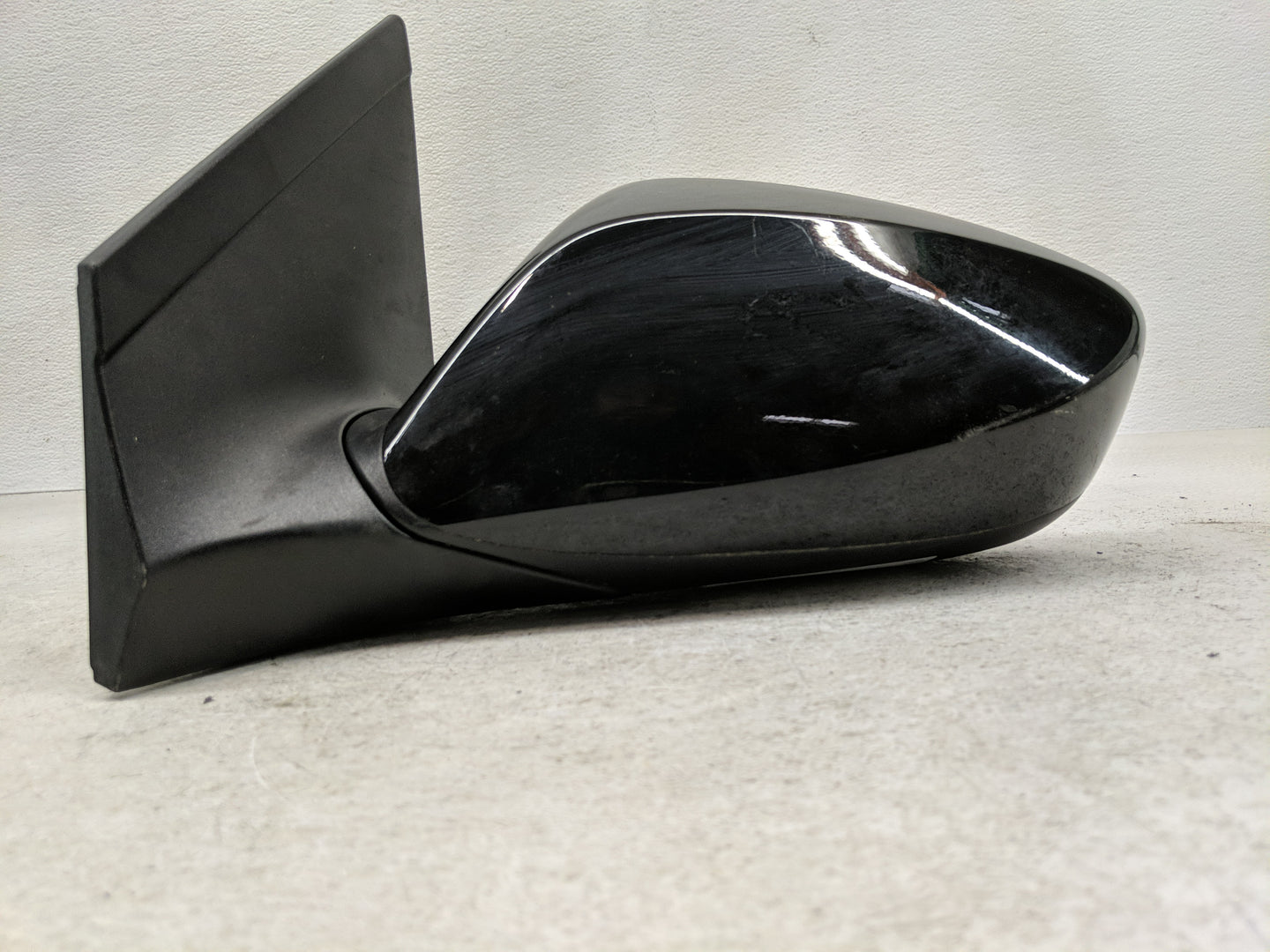 2014-2017 Hyundai Elantra Driver Side View Mirror - Left Door Mirror OEM Used - Oemusedautoparts1.com