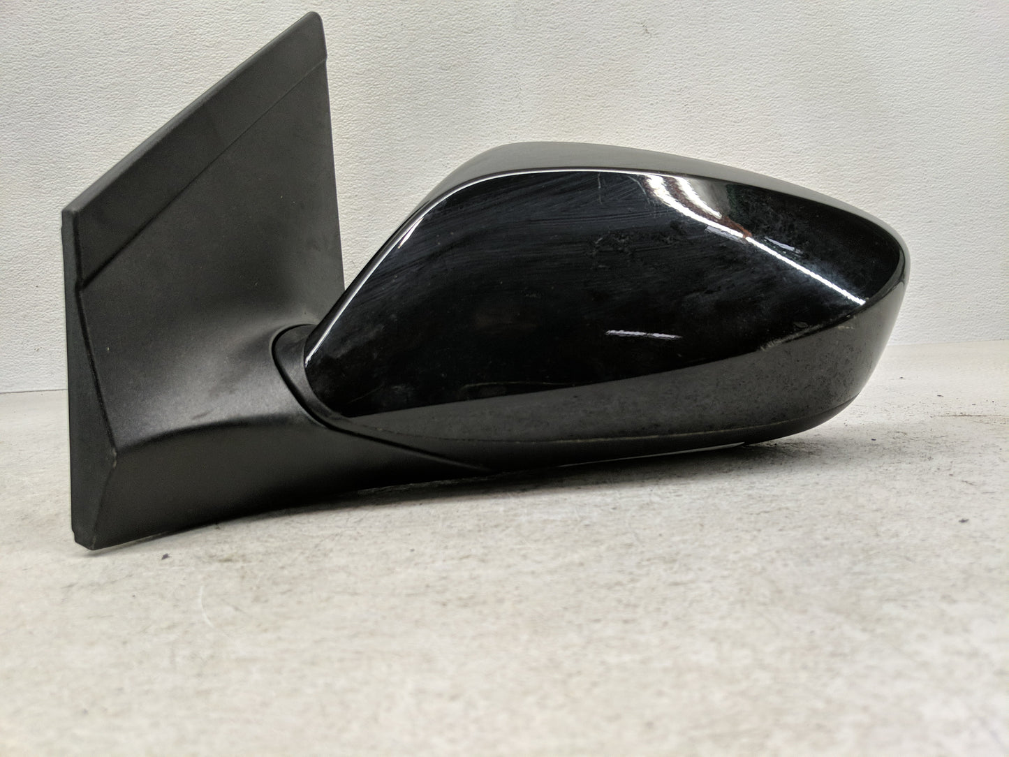 2014-2017 Hyundai Elantra Driver Side View Mirror - Left Door Mirror OEM Used - Oemusedautoparts1.com