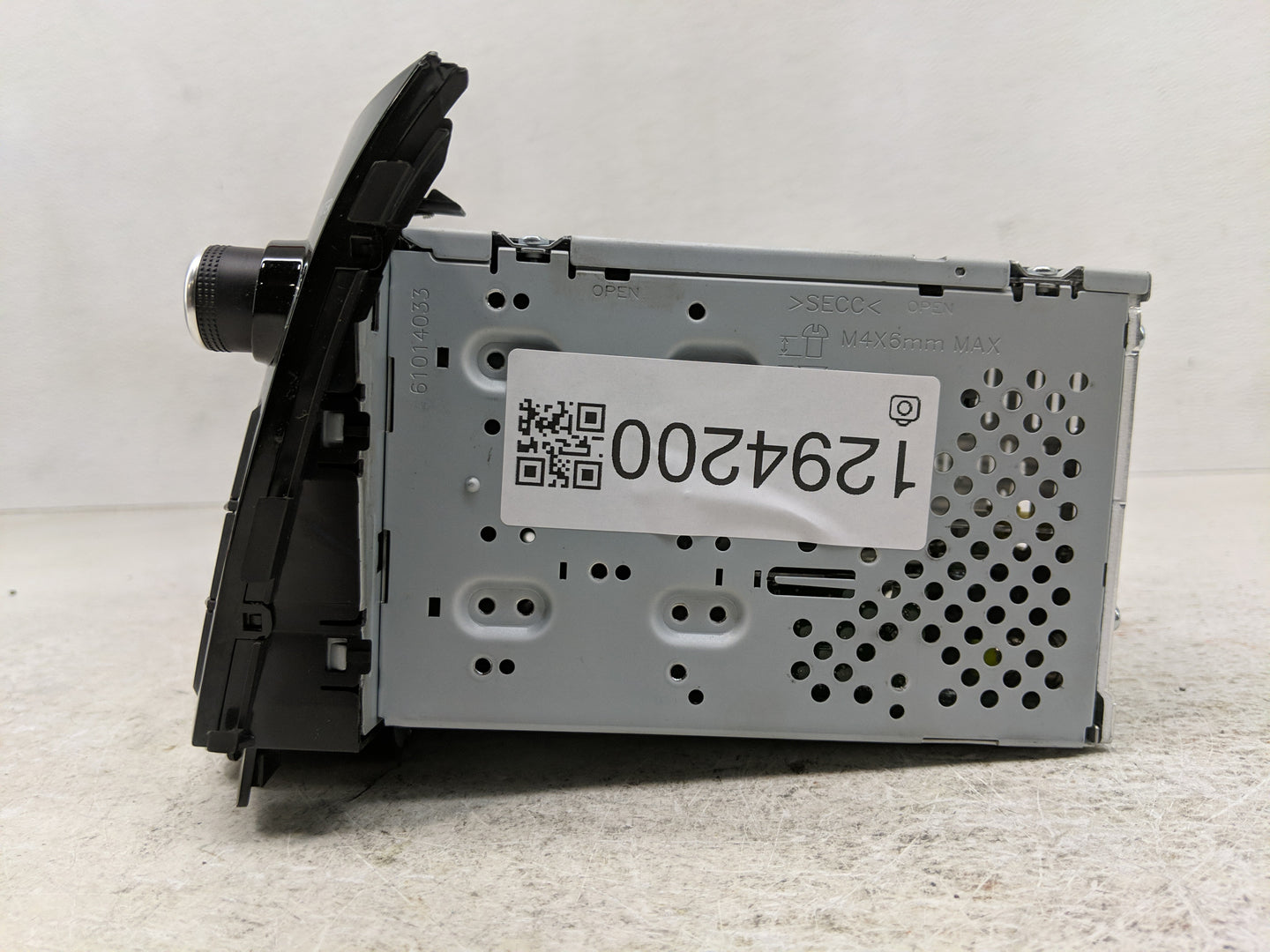 2016-2017 Hyundai Elantra Radio AM FM Cd Player Receiver Replacement P/N:96170-A5260GU Fits Fits 2016 2017 OEM Used Auto Par
