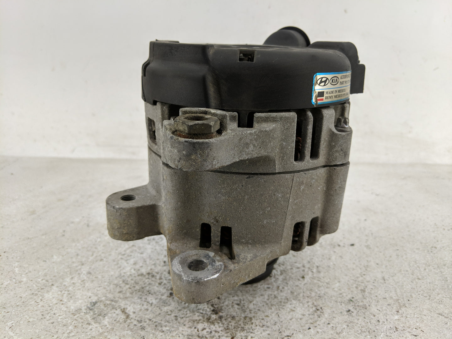 2016 Hyundai Elantra Alternator Replacement Generator Charging Assembly Engine OEM P/N:8400367 37300-2E720 Fits OEM Used Aut
