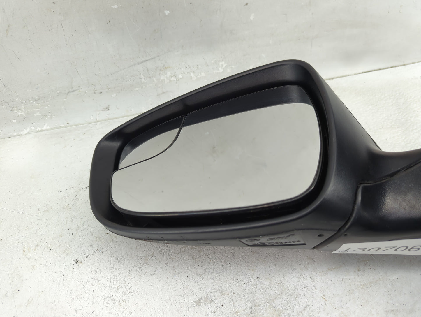2015-2016 Hyundai Elantra Driver Side View Mirror - Left Door Mirror OEM Used - Oemusedautoparts1.com