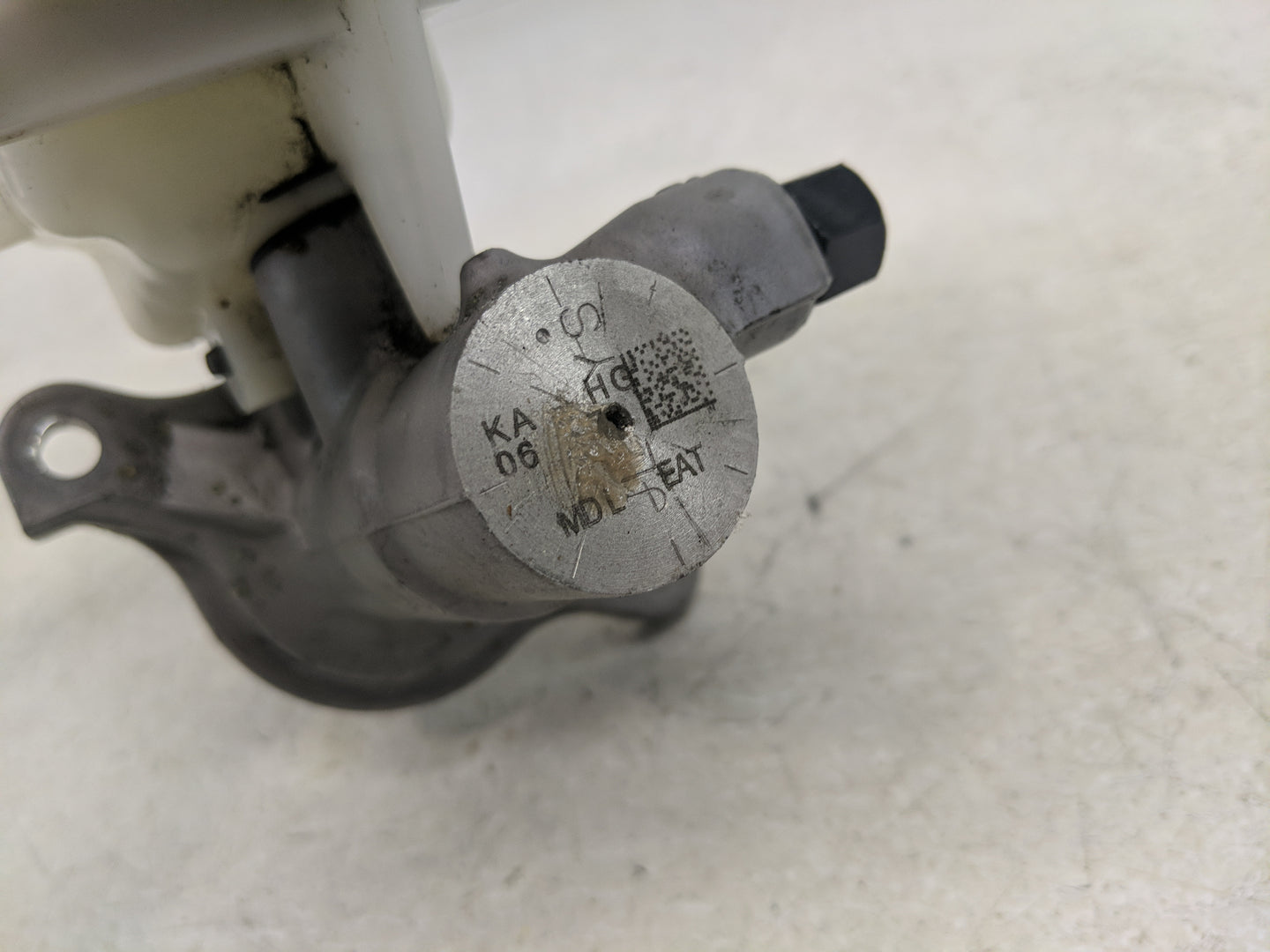 2011-2016 Hyundai Elantra Brake Master Cylinder 1310777 - Oemusedautoparts1.com