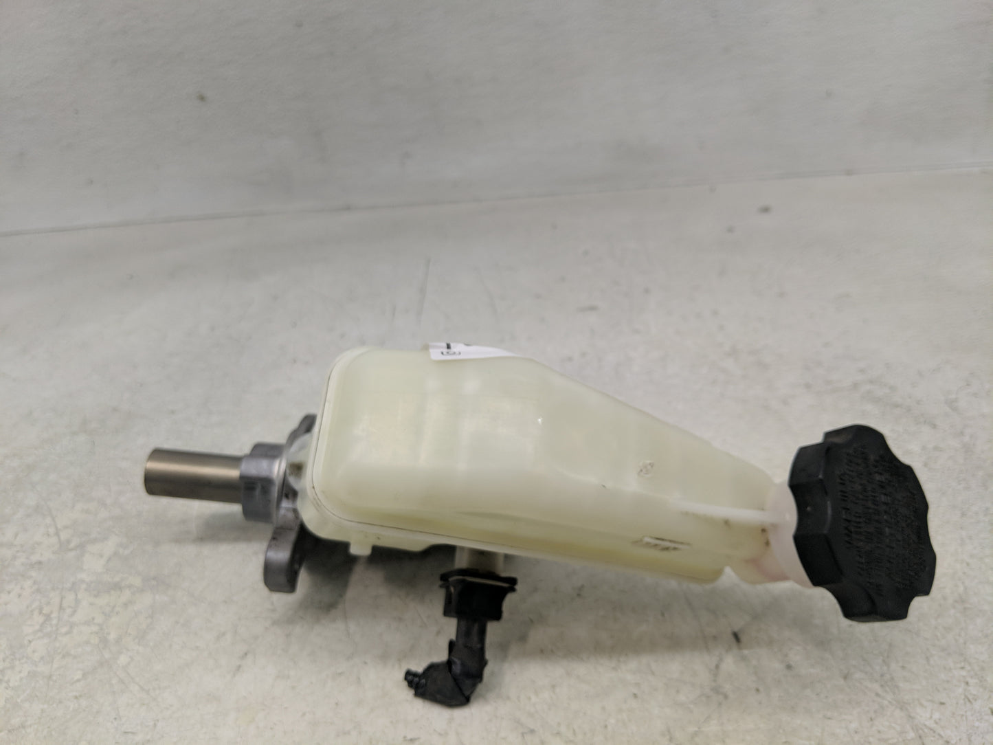 2011-2016 Hyundai Elantra Brake Master Cylinder 1311262 - Oemusedautoparts1.com