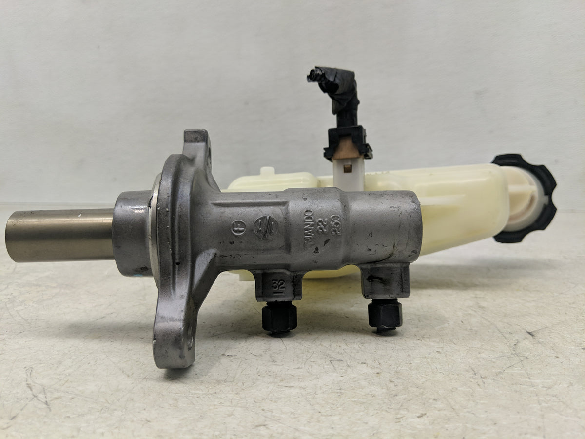2011-2016 Hyundai Elantra Brake Master Cylinder 1311262 - Oemusedautoparts1.com