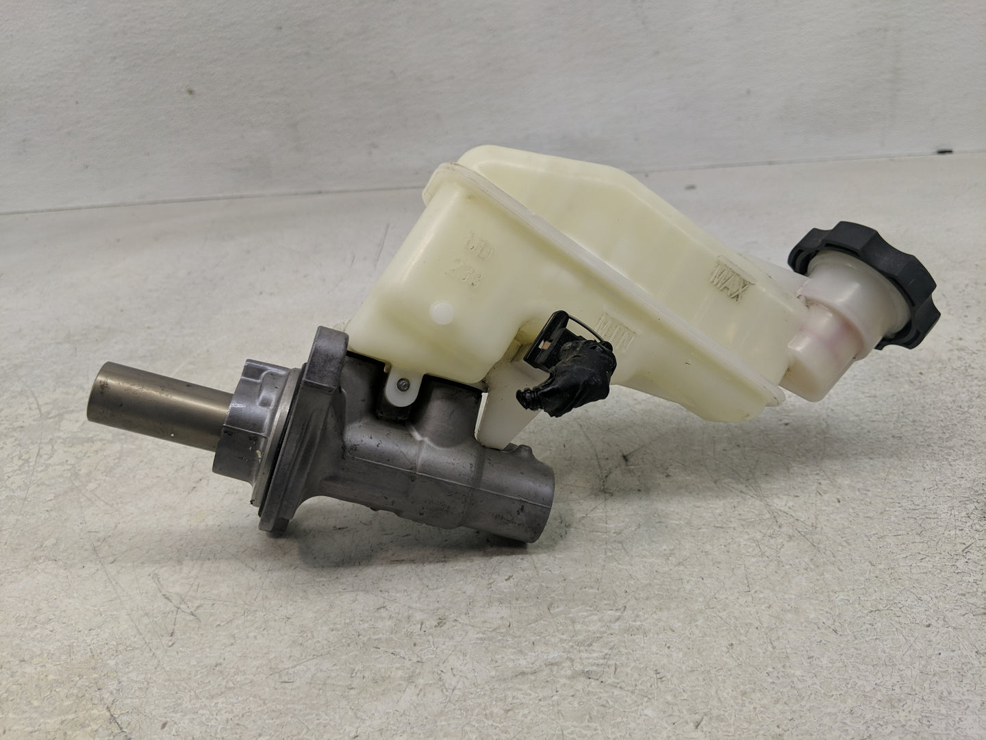 2011-2016 Hyundai Elantra Brake Master Cylinder 1311262 - Oemusedautoparts1.com