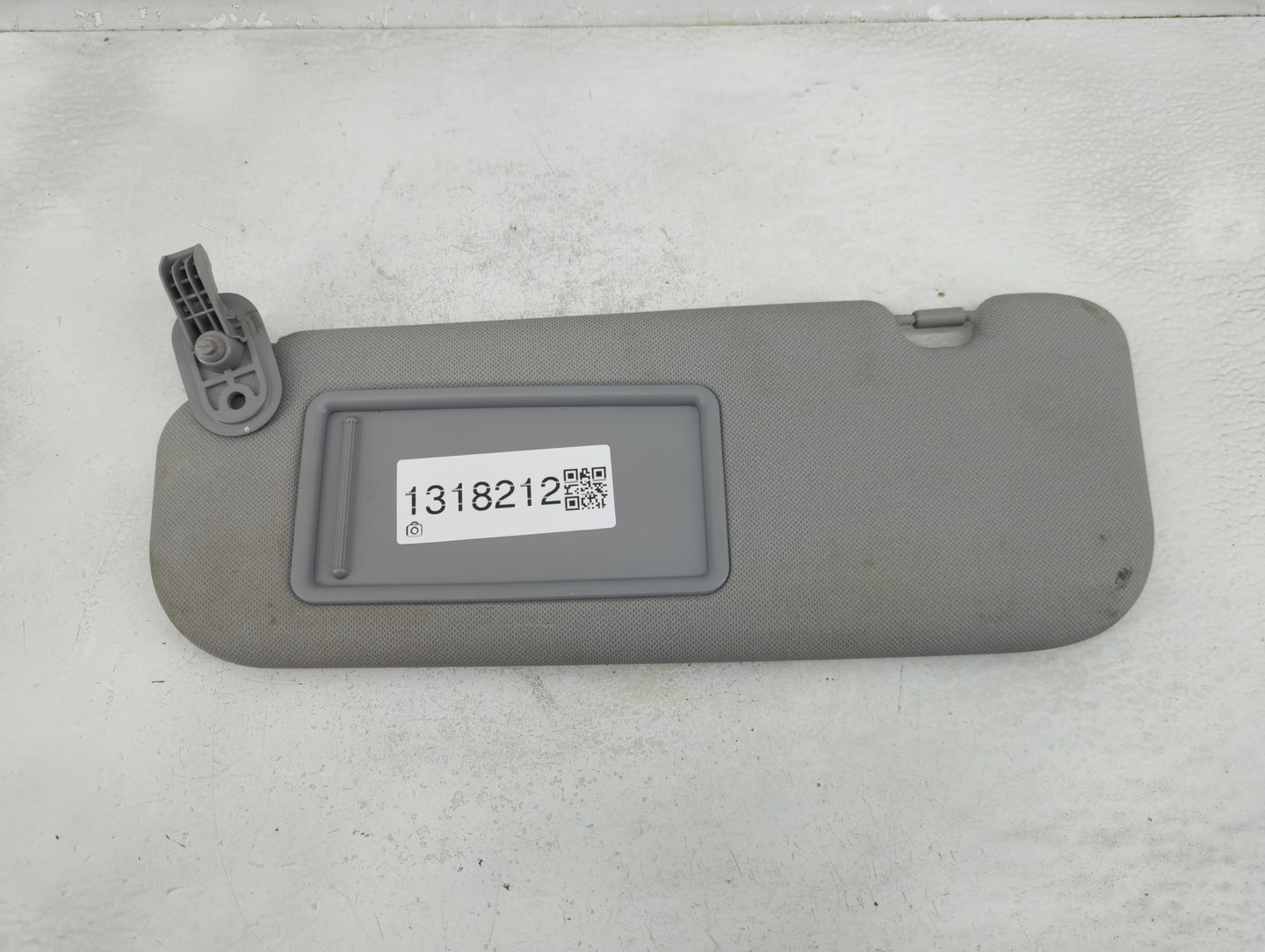 2014-2016 Hyundai Elantra Sun Visor Shade Replacement Driver Left Mirror Fits Fits 2014 2015 2016 OEM Used Auto Parts - Oemu
