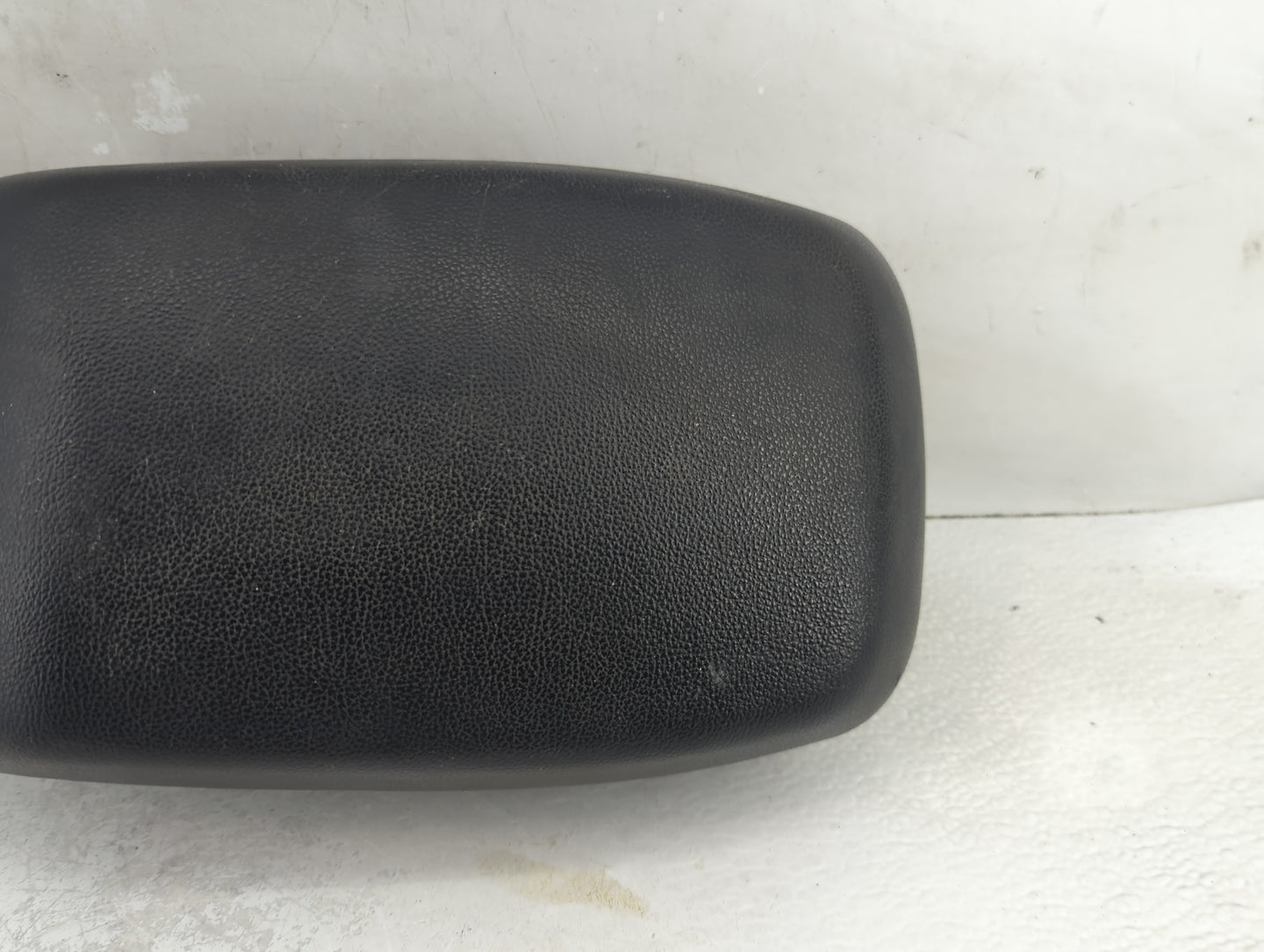 2016 Hyundai Elantra Center Console Armrest Cover Lid P/N:84612-A5100 Fits OEM Used Auto Parts - Oemusedautoparts1.com