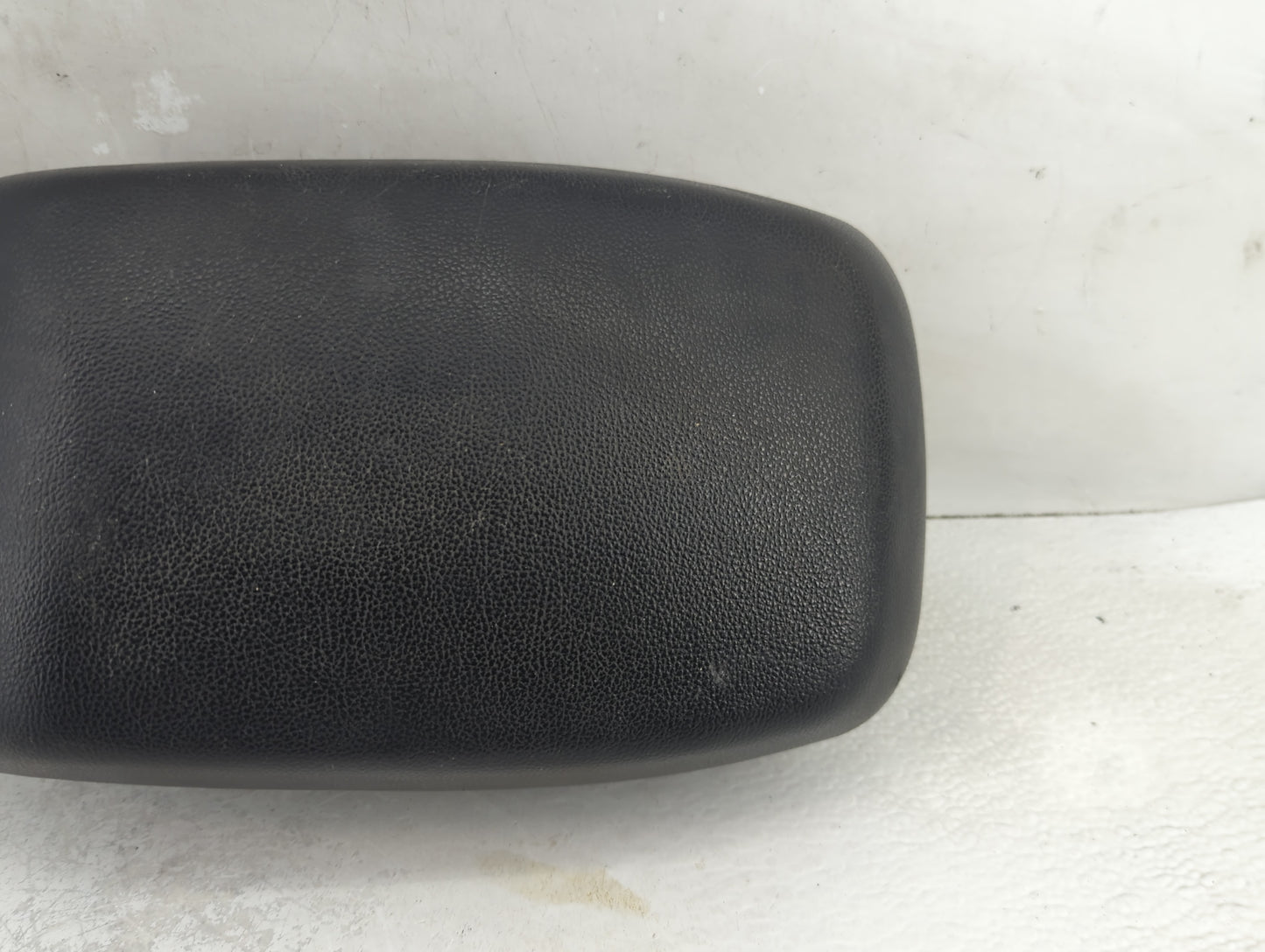 2016 Hyundai Elantra Center Console Armrest Cover Lid P/N:84612-A5100 Fits OEM Used Auto Parts - Oemusedautoparts1.com