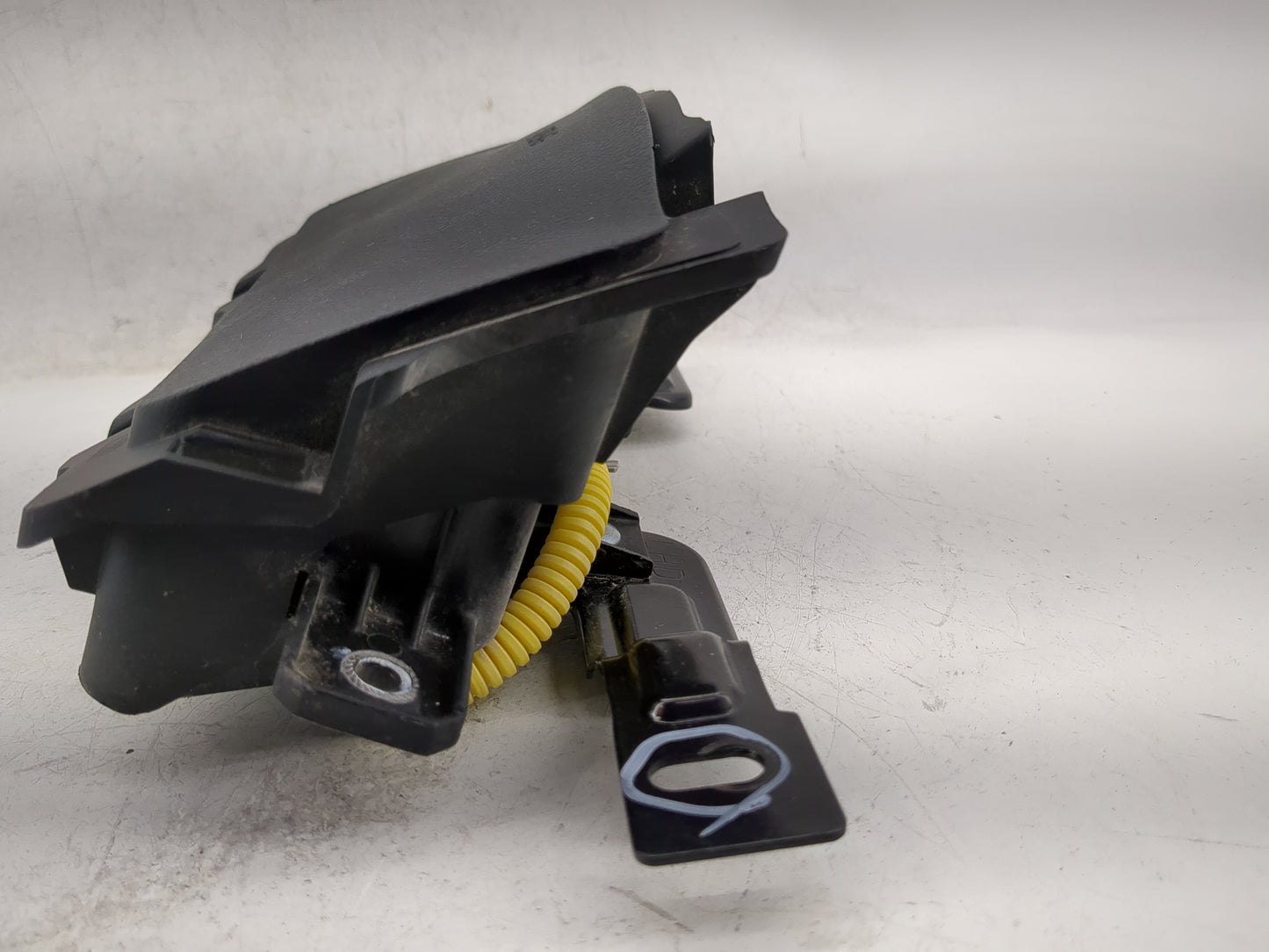 2016-2017 Hyundai Elantra Air Bag Driver Left Knee OEM P/N:56970A5100RY Fits Fits 2016 2017 OEM Used Auto Parts - Oemusedaut