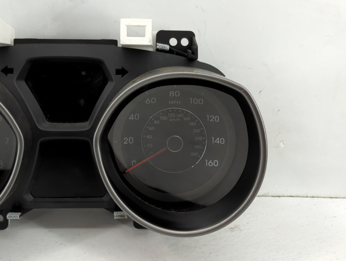 2014-2016 Hyundai Elantra Instrument Cluster Speedometer Gauges P/N:94004-3Y010 Fits Fits 2014 2015 2016 OEM Used Auto Parts