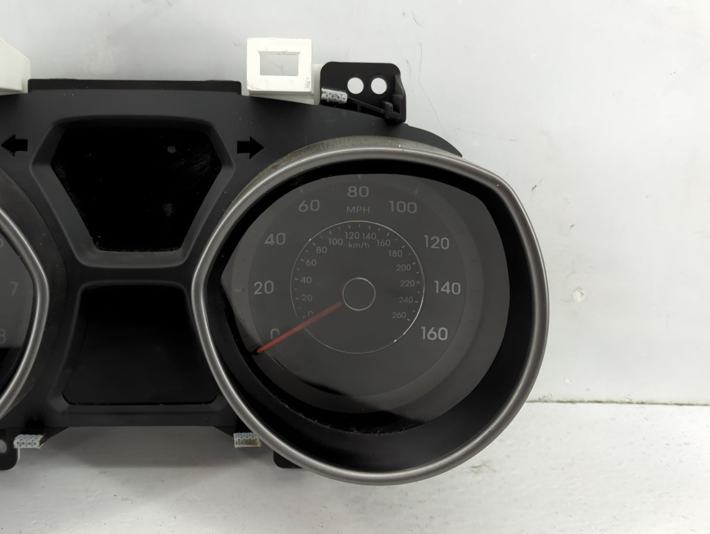 2014-2016 Hyundai Elantra Instrument Cluster Speedometer Gauges P/N:94004-3Y010 Fits Fits 2014 2015 2016 OEM Used Auto Parts