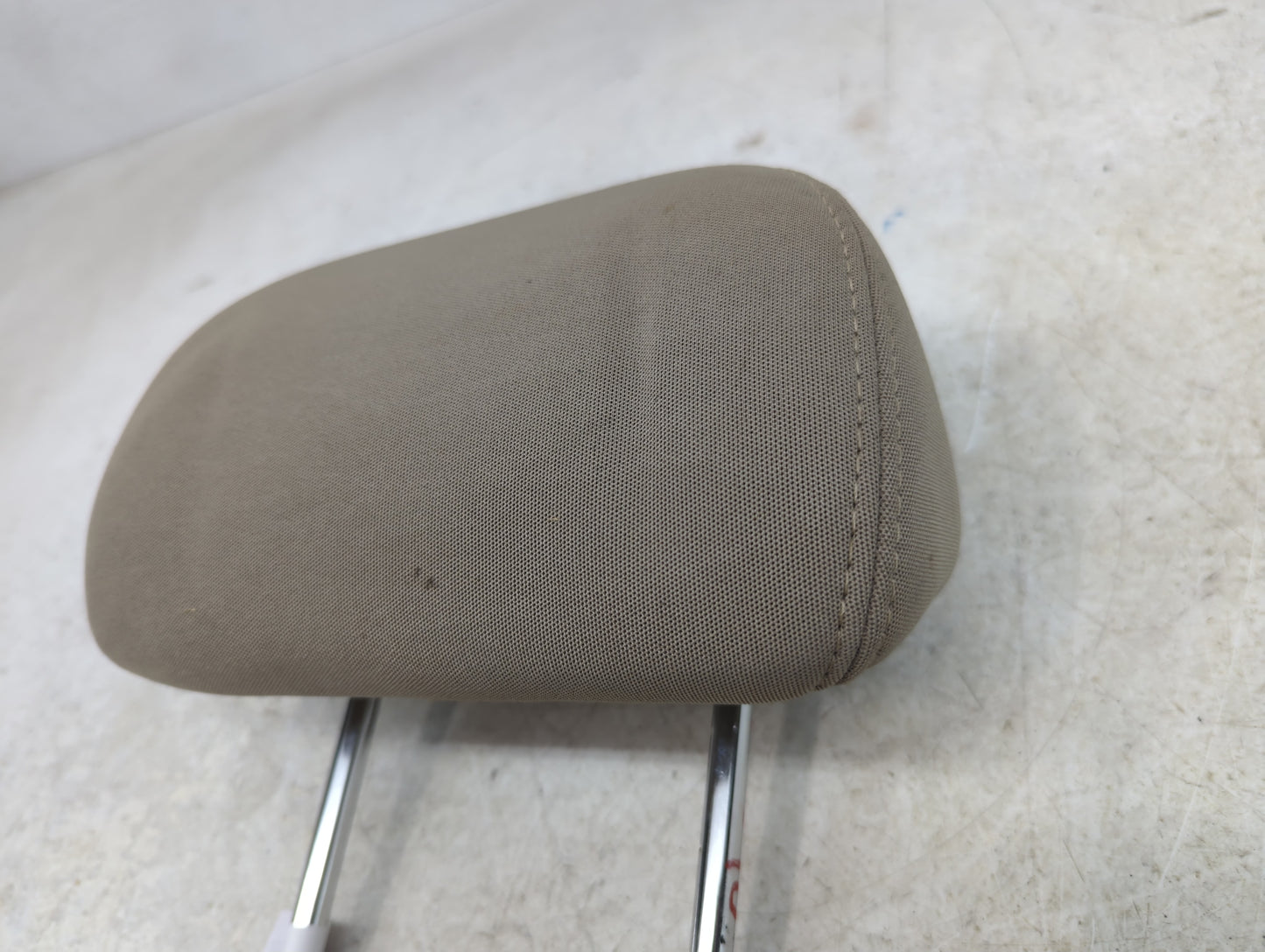 2013-2017 Hyundai Elantra Headrest Head Rest Rear Center Seat Fits Fits 2013 2014 2015 2016 2017 OEM Used Auto Parts - Oemus