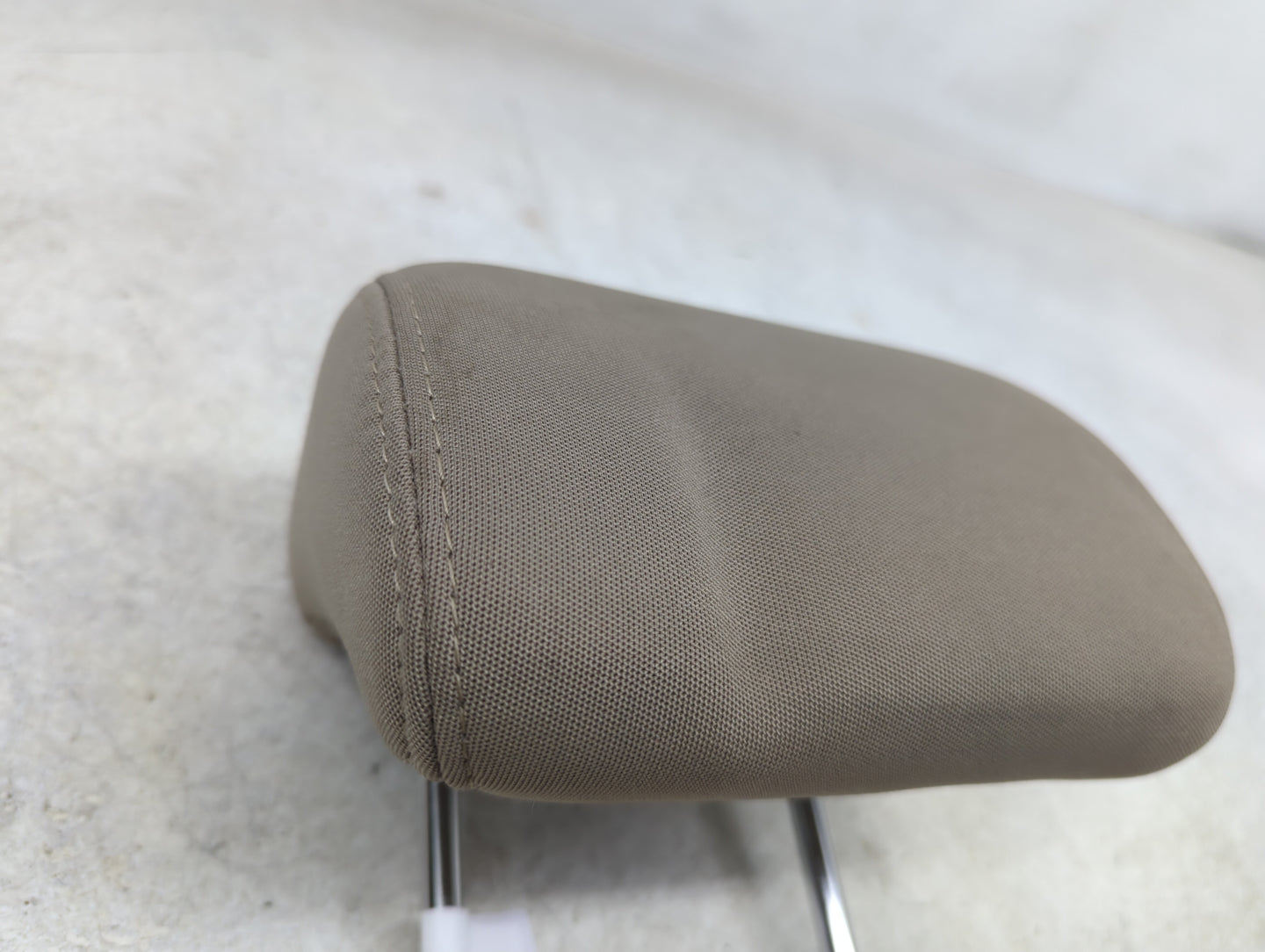 2011-2016 Hyundai Elantra Headrest Head Rest Rear Center Seat Fits Fits 2011 2012 2013 2014 2015 2016 OEM Used Auto Parts - 