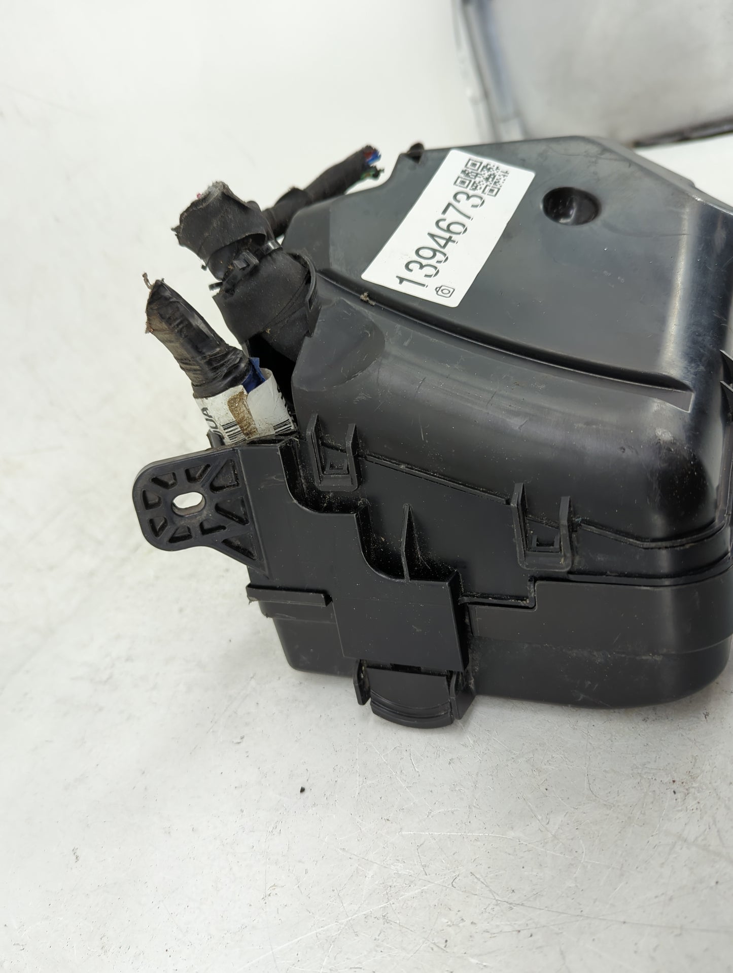 2014-2016 Hyundai Elantra Fusebox Fuse Box Panel Relay Module P/N:VS912013Y060UA Fits Fits 2014 2015 2016 OEM Used Auto Part