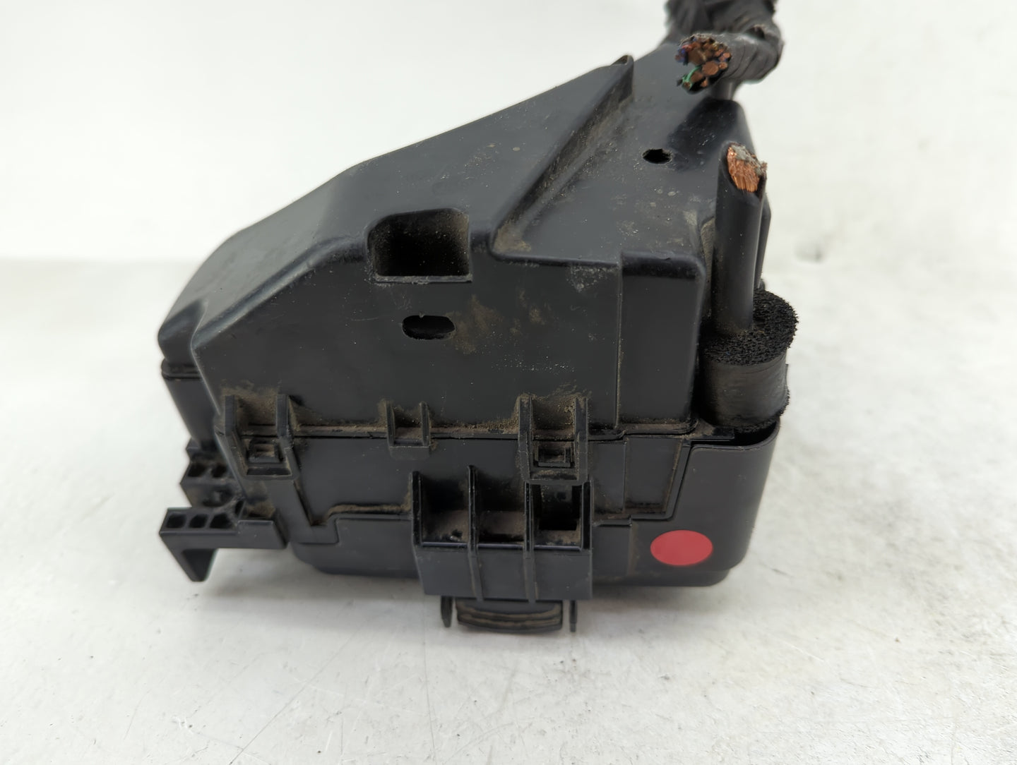 2014-2016 Hyundai Elantra Fusebox Fuse Box Panel Relay Module P/N:VS912013Y060UA Fits Fits 2014 2015 2016 OEM Used Auto Part