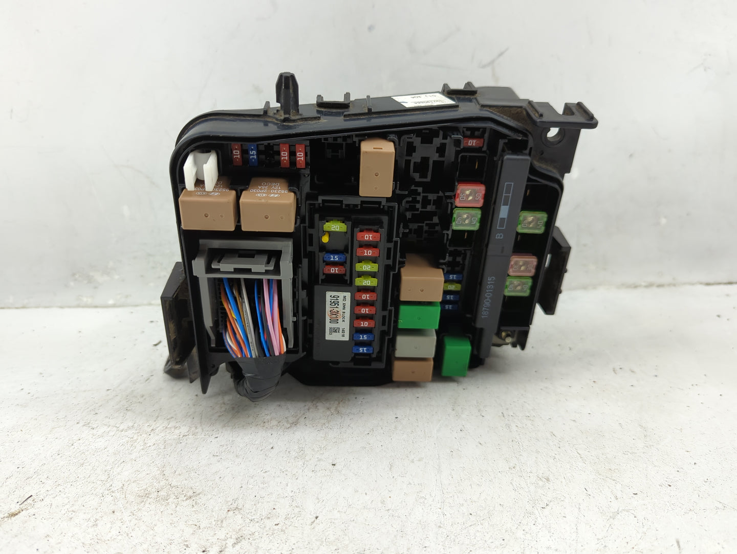 2014-2016 Hyundai Elantra Fusebox Fuse Box Panel Relay Module P/N:91951-3X100 91951-3X710 Fits Fits 2014 2015 2016 OEM Used 