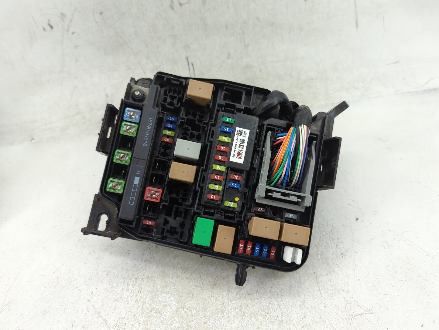 2016-2017 Hyundai Elantra Fusebox Fuse Box Panel Relay Module P/N:91248 A5400A Fits Fits 2016 2017 OEM Used Auto Parts - Oem