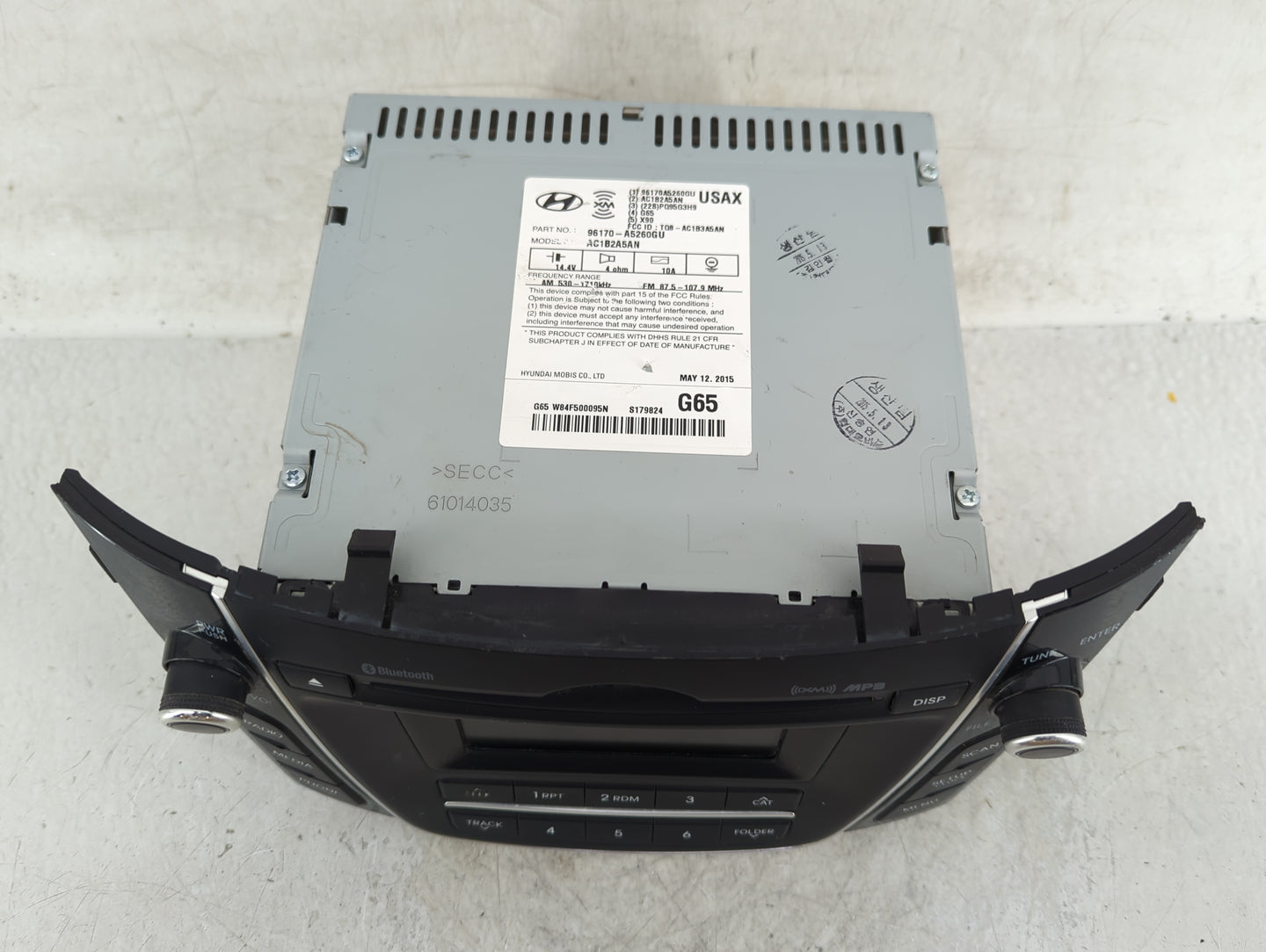 2016-2017 Hyundai Elantra Radio AM FM Cd Player Receiver Replacement P/N:96170-A5260G Fits Fits 2016 2017 OEM Used Auto Part