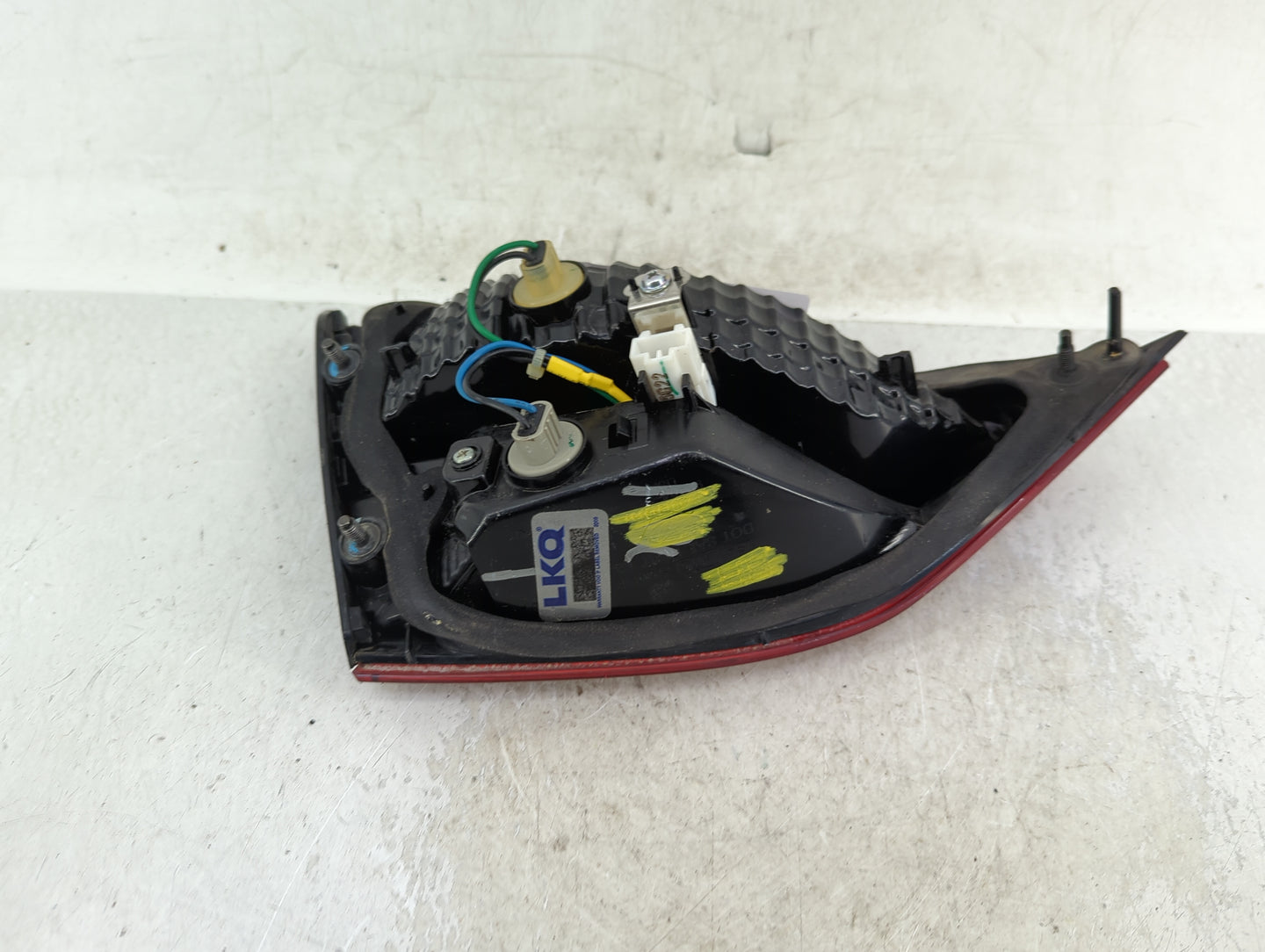 2014-2016 Hyundai Elantra Tail Light Assembly Passenger Right OEM P/N:92403-3Q Fits Fits 2014 2015 2016 OEM Used Auto Parts 