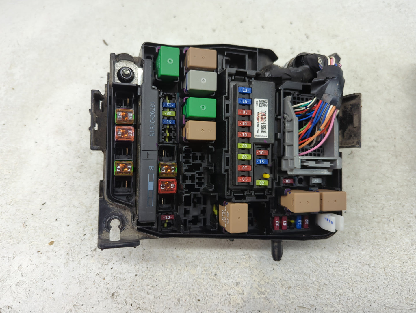 2014-2016 Hyundai Elantra Fusebox Fuse Box Panel Relay Module P/N:91951-3X710 Fits Fits 2014 2015 2016 OEM Used Auto Parts -