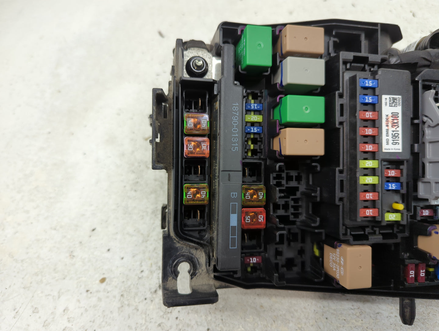 2014-2016 Hyundai Elantra Fusebox Fuse Box Panel Relay Module P/N:91951-3X710 Fits Fits 2014 2015 2016 OEM Used Auto Parts -