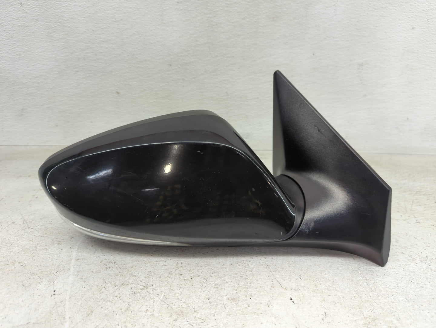 2014-2016 Hyundai Elantra Passenger Side View Mirror - Right Door Mirror OEM Used - Oemusedautoparts1.com