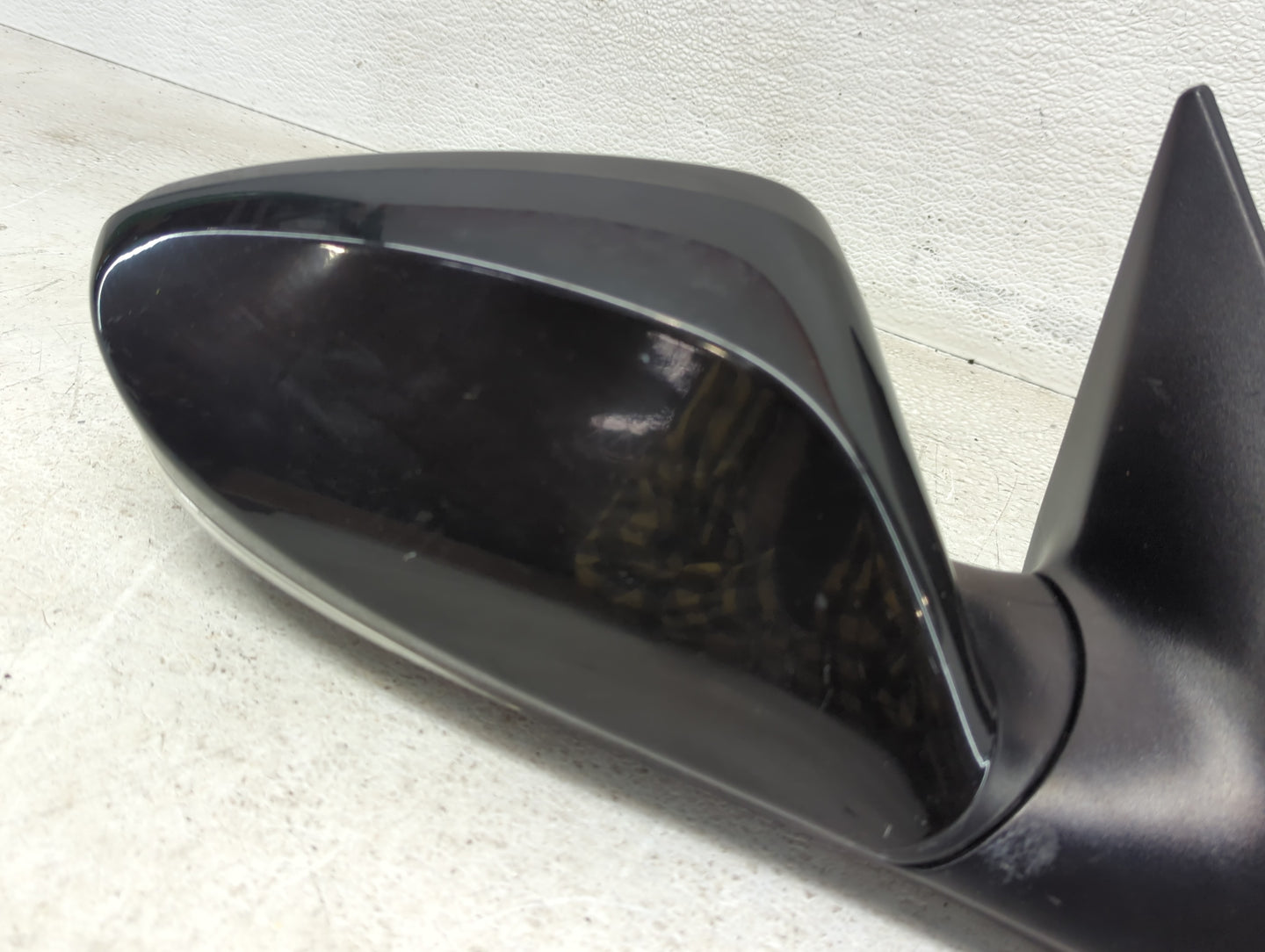 2014-2016 Hyundai Elantra Passenger Side View Mirror - Right Door Mirror OEM Used - Oemusedautoparts1.com