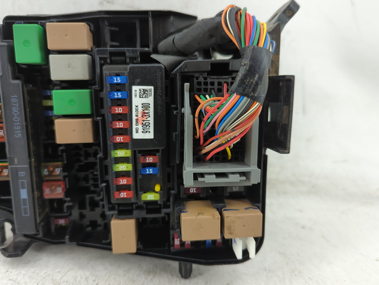 2016-2017 Hyundai Elantra Fusebox Fuse Box Panel Relay Module P/N:91951-3X160 Fits Fits 2016 2017 OEM Used Auto Parts - Oemu