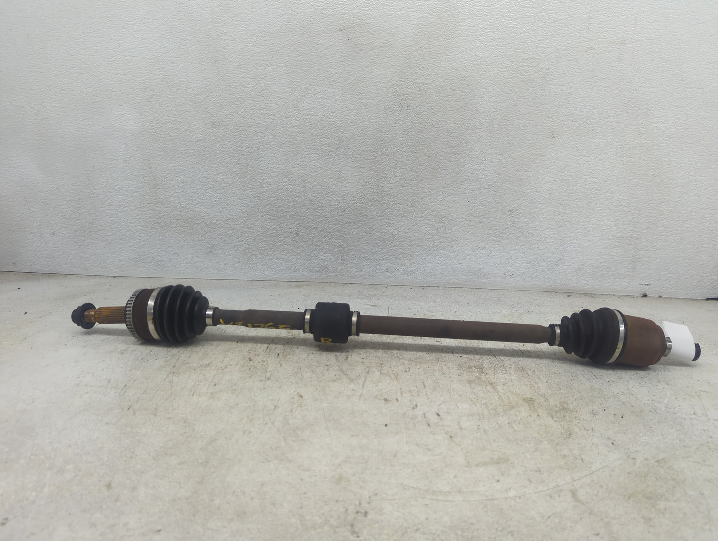2011-2016 Hyundai Elantra Axle Shaft Front Driver Cv C/v - Oemusedautoparts1.com