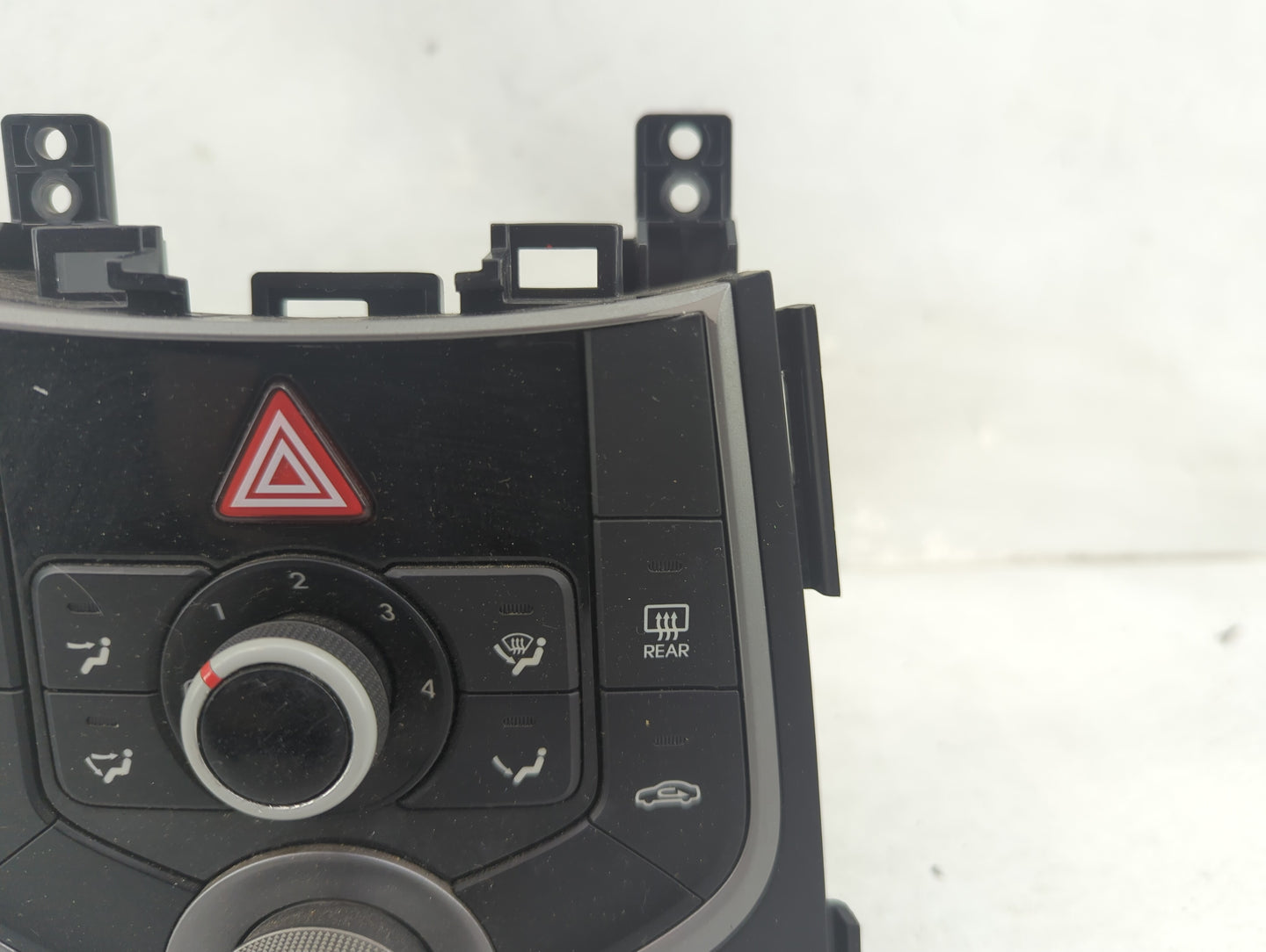 2014-2016 Hyundai Elantra Climate Control Module Temperature AC/Heater Replacement P/N:97250-3XCC0 C500-ATDCF Fits OEM Used 
