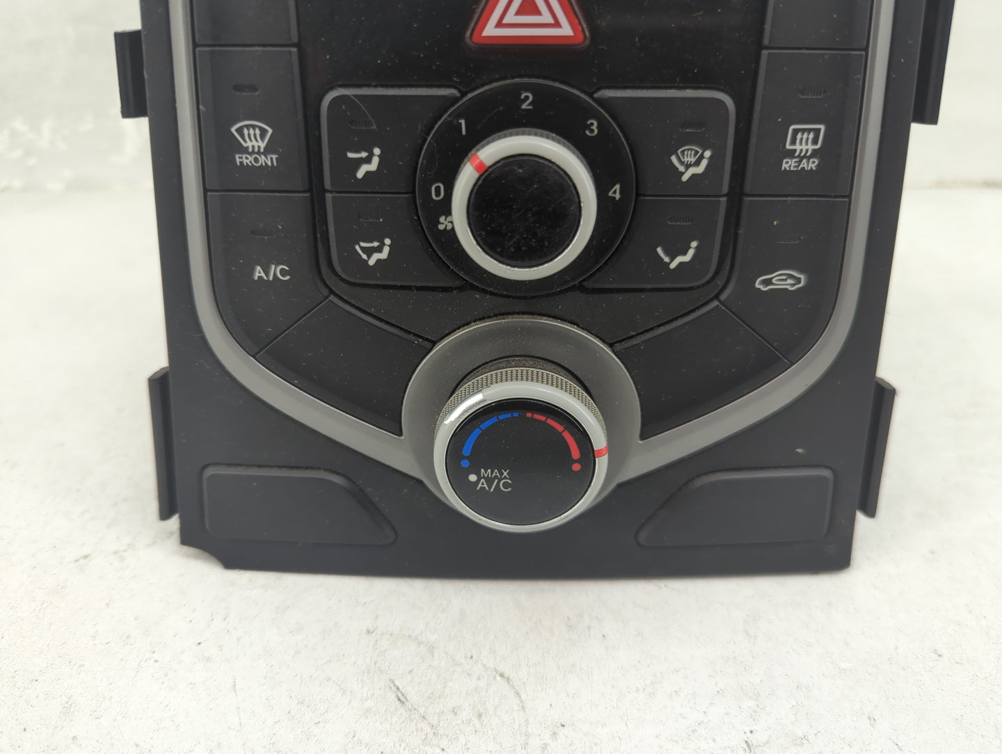 2014-2016 Hyundai Elantra Climate Control Module Temperature AC/Heater Replacement P/N:97250-3XCC0 C500-ATDCF Fits OEM Used 