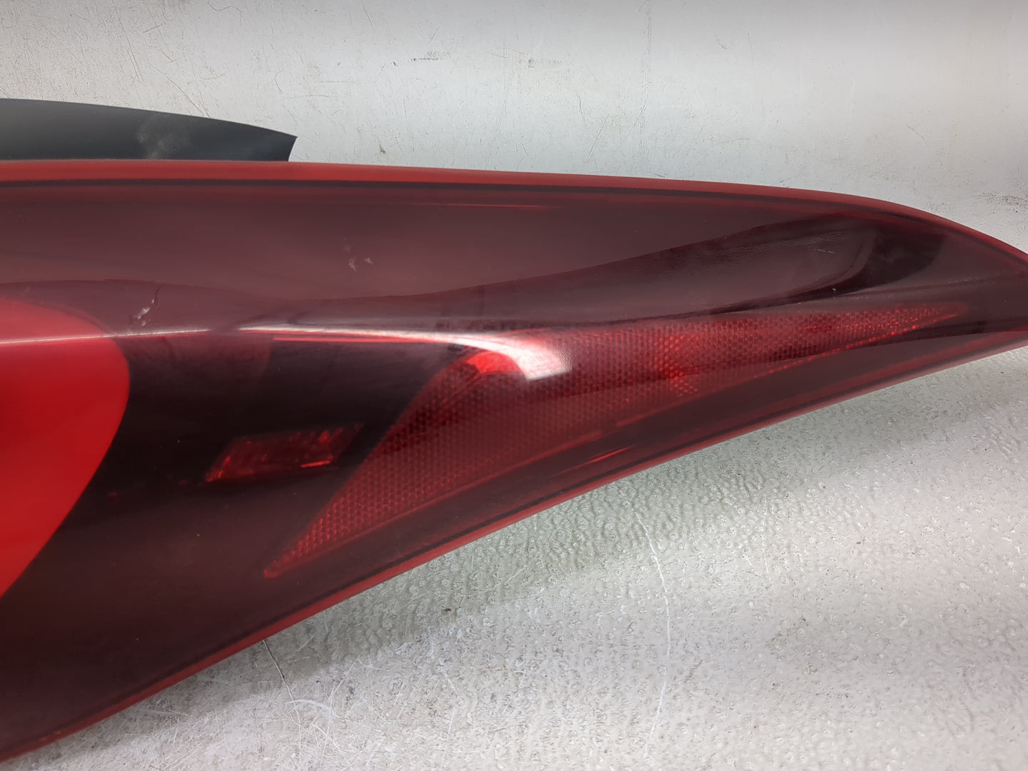 2014-2016 Hyundai Elantra Tail Light Assembly Passenger Right OEM P/N:92402-3X2 Fits Fits 2014 2015 2016 OEM Used Auto Parts