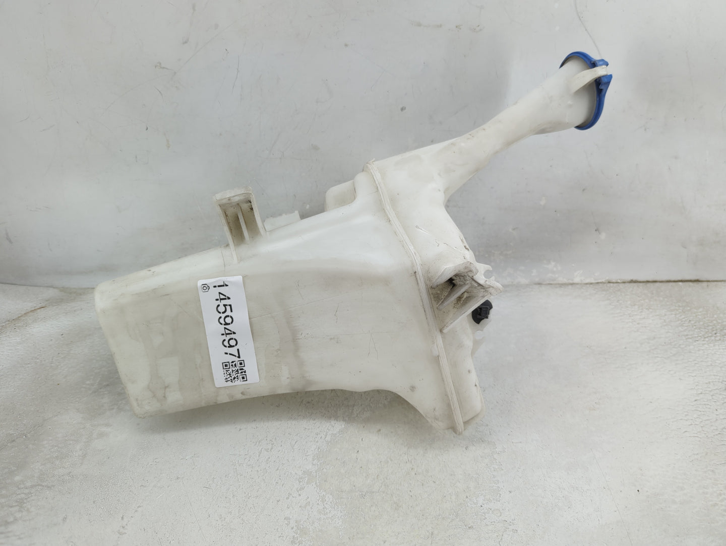 2014-2016 Hyundai Elantra Windshield Washer Fluid Reservoir Bottle Oem 1459497 - Oemusedautoparts1.com