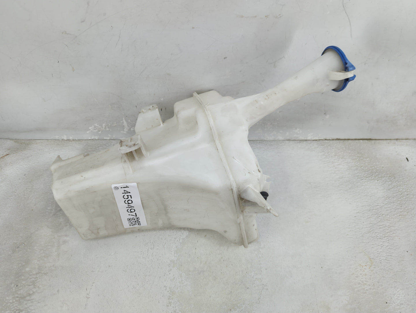 2014-2016 Hyundai Elantra Windshield Washer Fluid Reservoir Bottle Oem 1459497 - Oemusedautoparts1.com