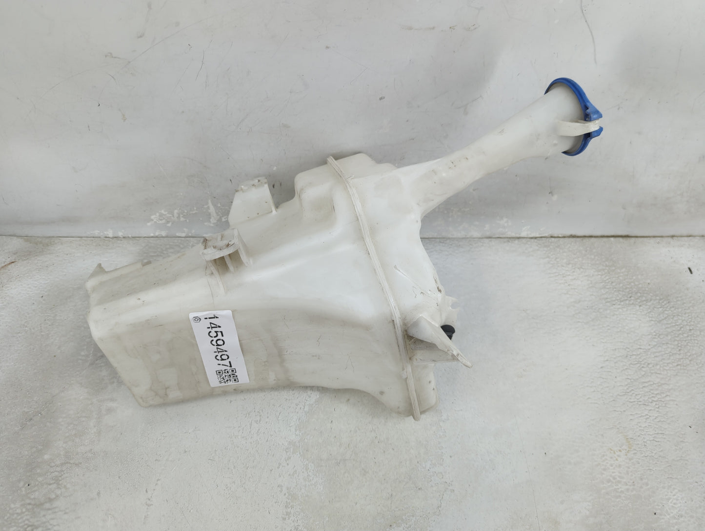 2014-2016 Hyundai Elantra Windshield Washer Fluid Reservoir Bottle Oem 1459497 - Oemusedautoparts1.com
