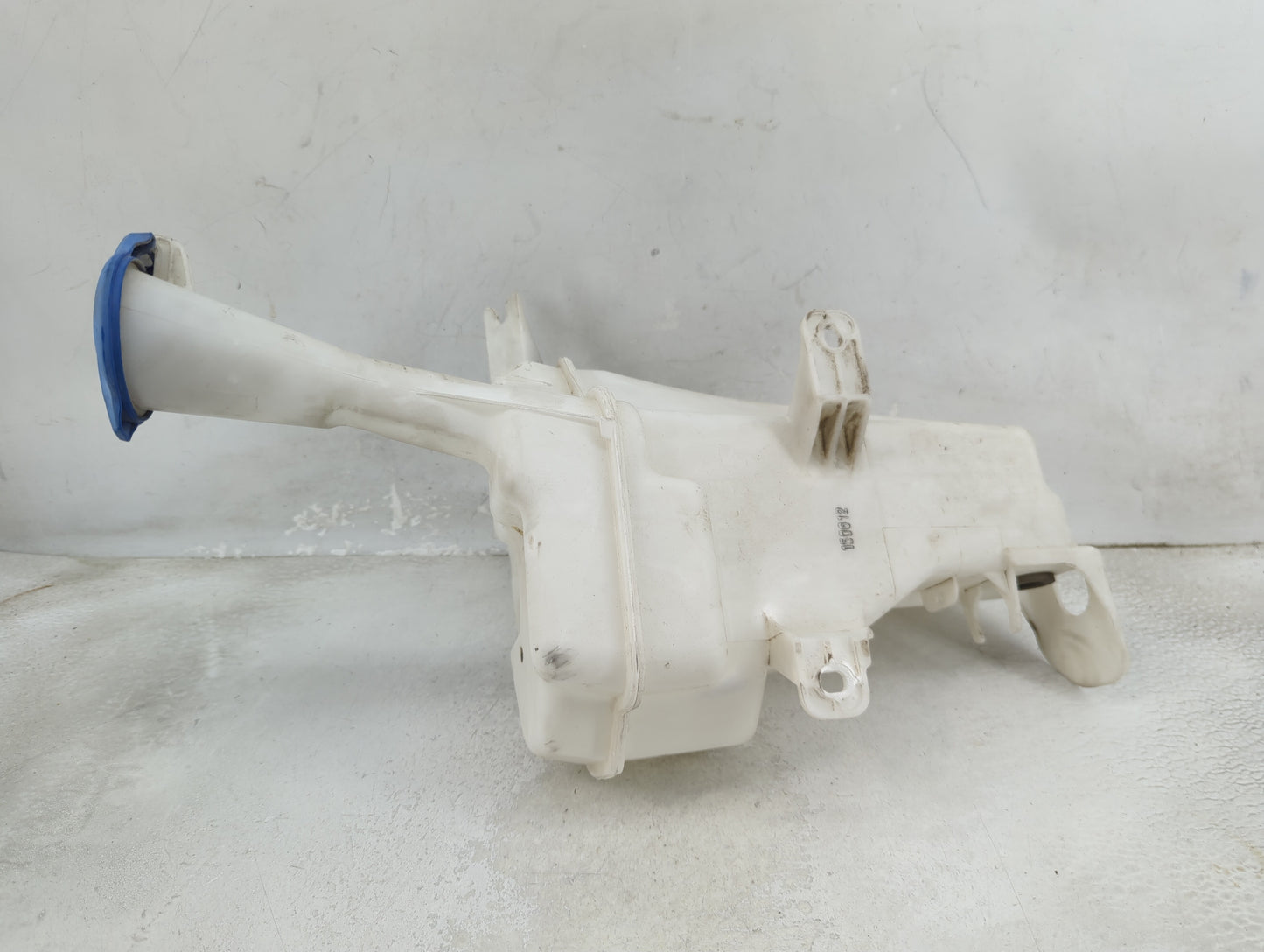 2014-2016 Hyundai Elantra Windshield Washer Fluid Reservoir Bottle Oem 1459497 - Oemusedautoparts1.com