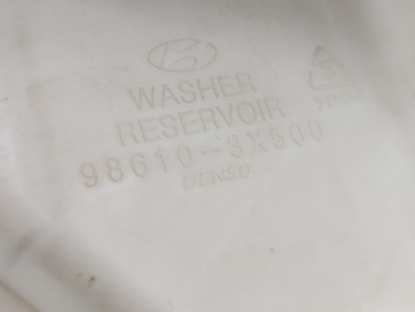 2014-2016 Hyundai Elantra Windshield Washer Fluid Reservoir Bottle Oem 1459497 - Oemusedautoparts1.com