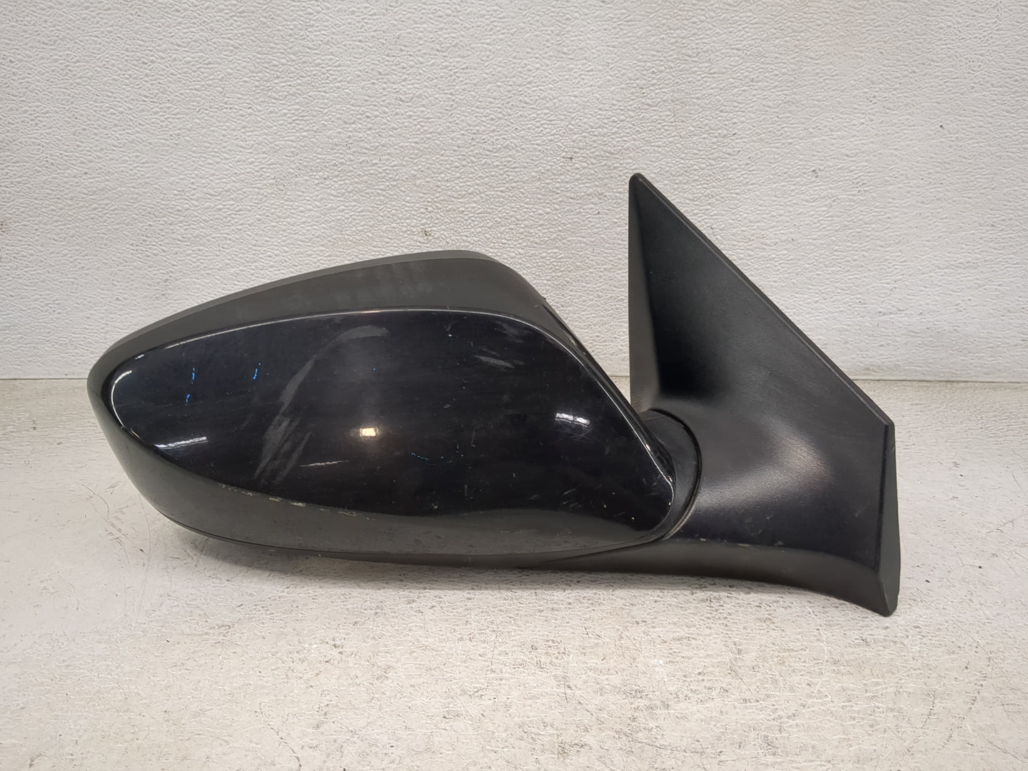 2014-2016 Hyundai Elantra Passenger Side View Mirror - Right Door Mirror OEM Used - Oemusedautoparts1.com