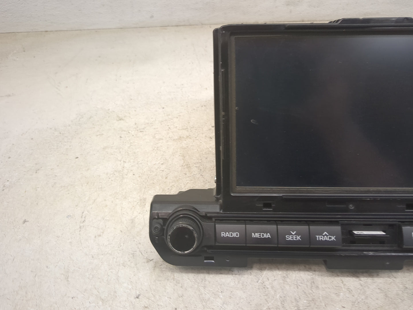 2016 Hyundai Elantra Radio AM FM Cd Player Receiver Replacement P/N:96560-C6500RY AT041P28N, D3965 51050 Fits OEM Used Auto 