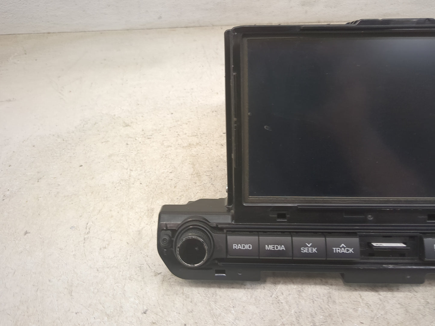 2016 Hyundai Elantra Radio AM FM Cd Player Receiver Replacement P/N:96560-C6500RY AT041P28N, D3965 51050 Fits OEM Used Auto 