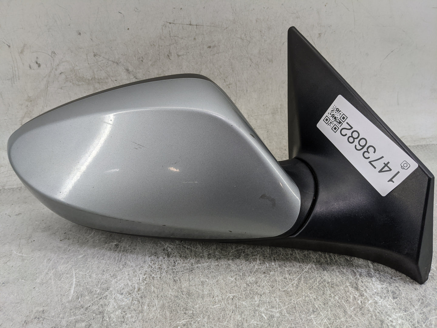 2015-2016 Hyundai Elantra Passenger Side View Mirror - Right Door Mirror OEM Used - Oemusedautoparts1.com