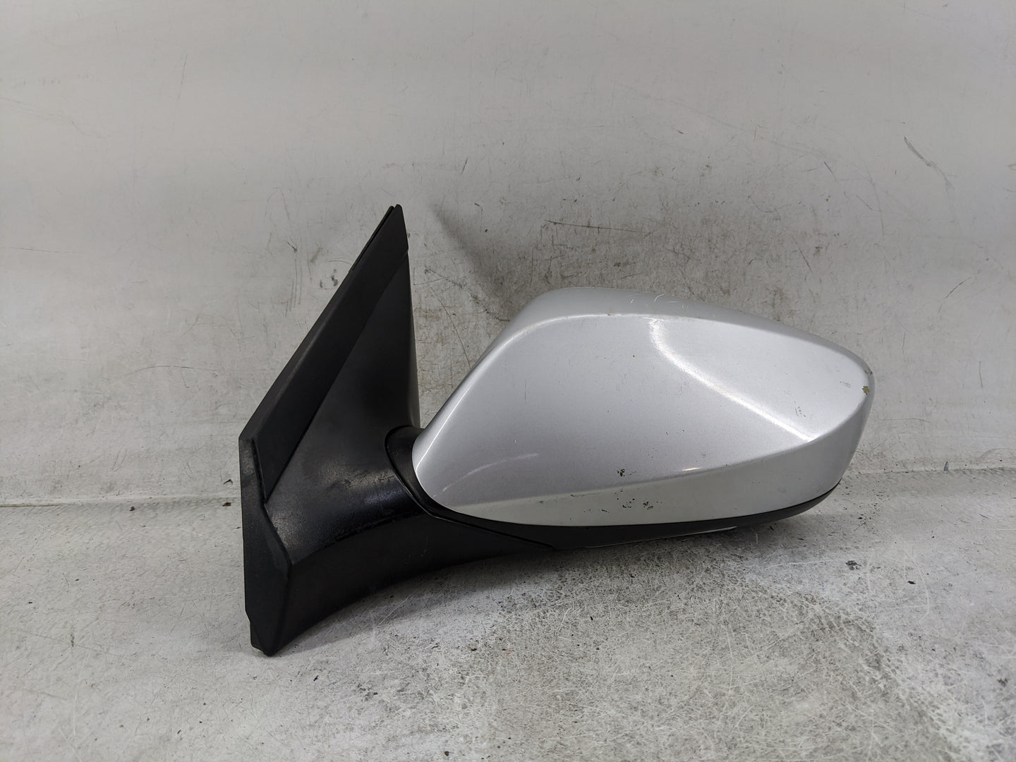 2016 Hyundai Elantra Driver Side View Mirror - Left Door Mirror OEM Used - Oemusedautoparts1.com